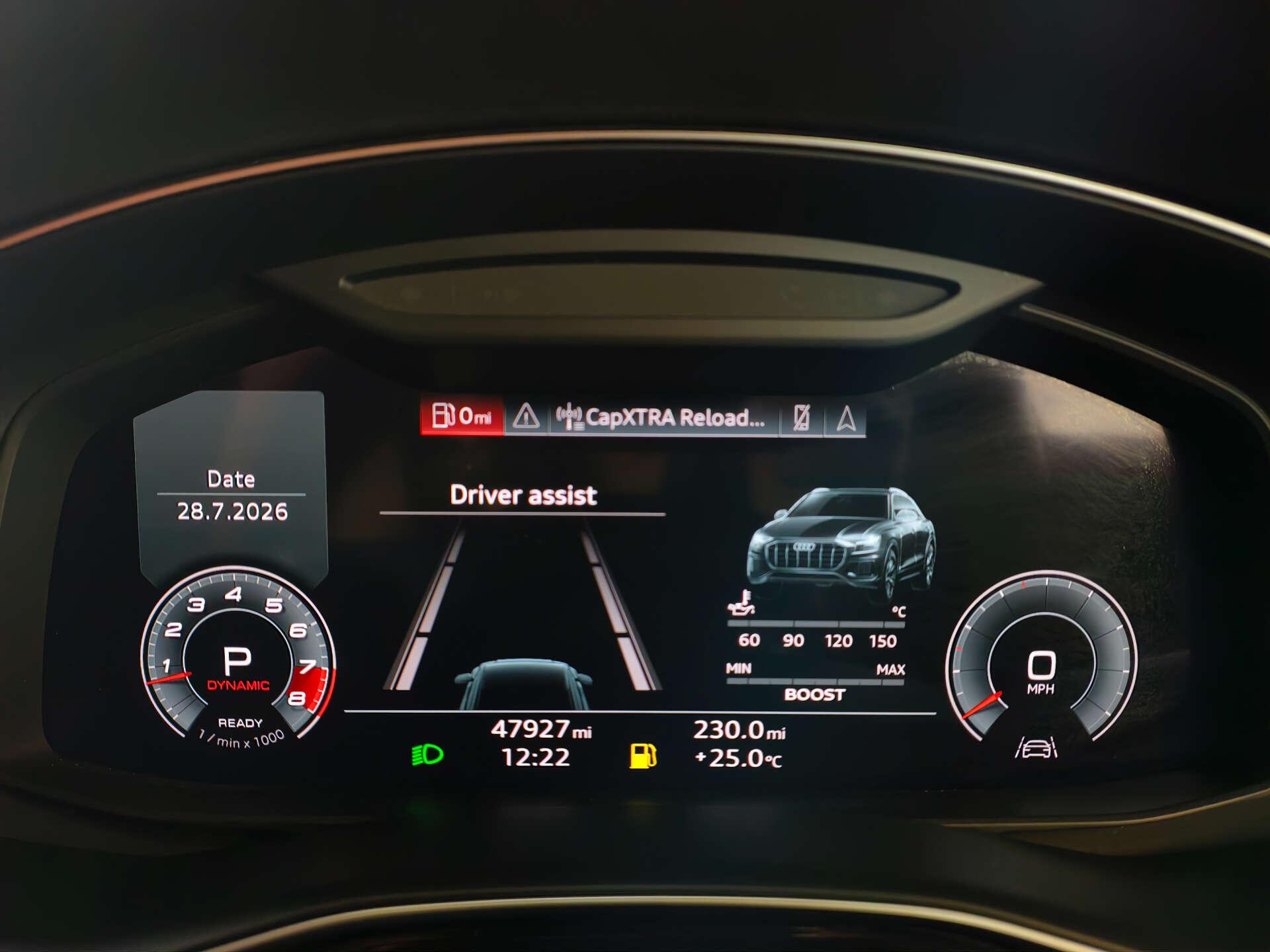 Audi SQ8 view 25
