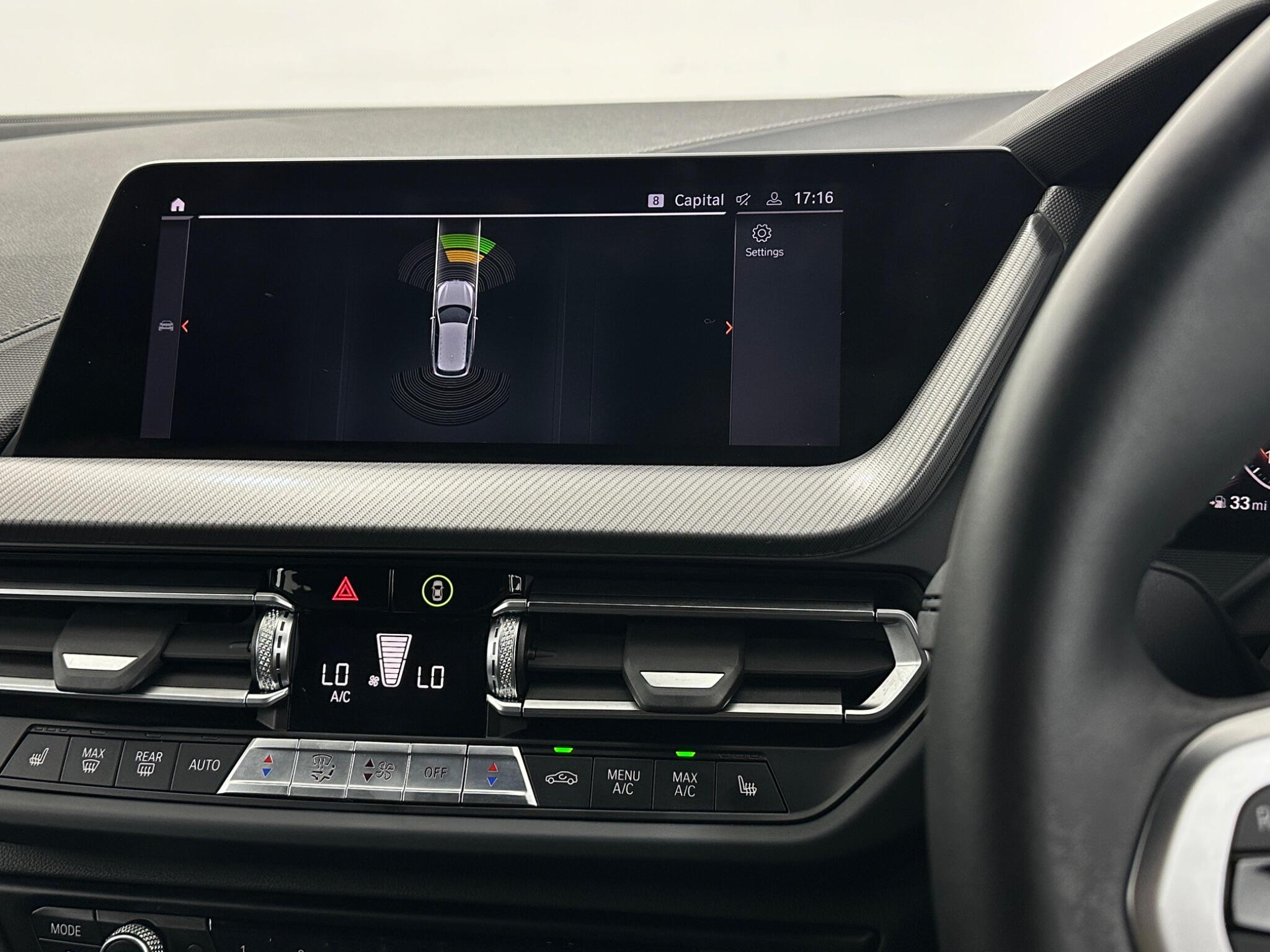 BMW 1 Series view 25