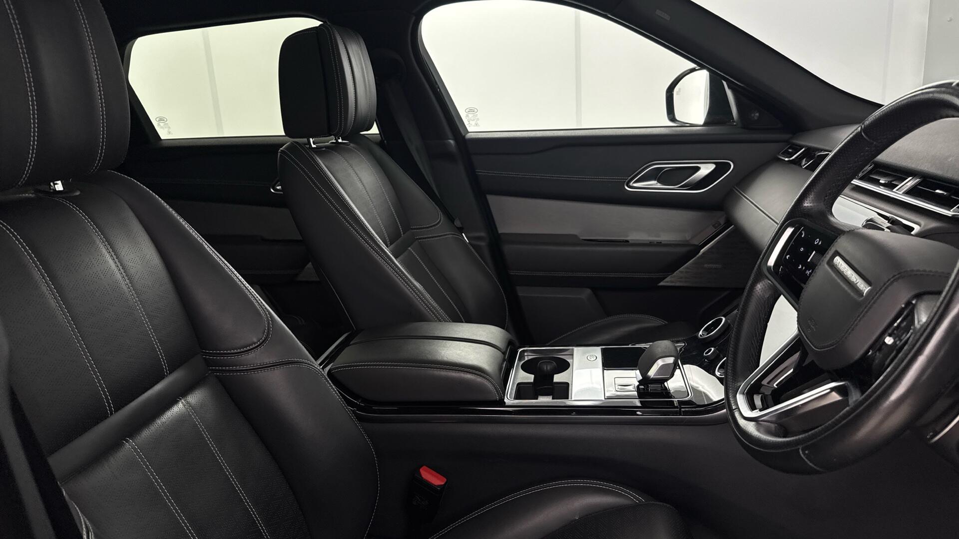 Land Rover Range Rover Velar view 17