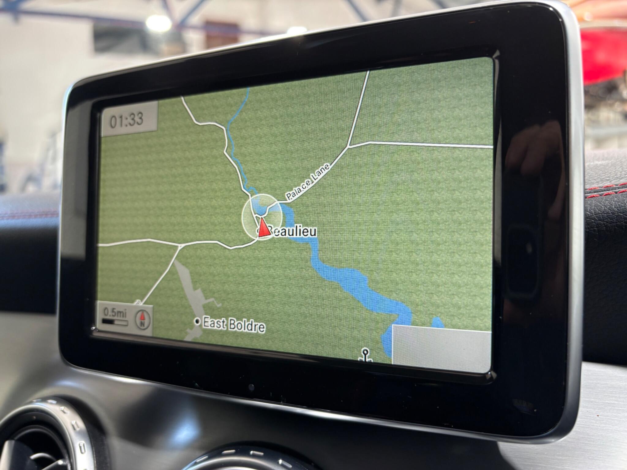 Mercedes-Benz Gla view 44