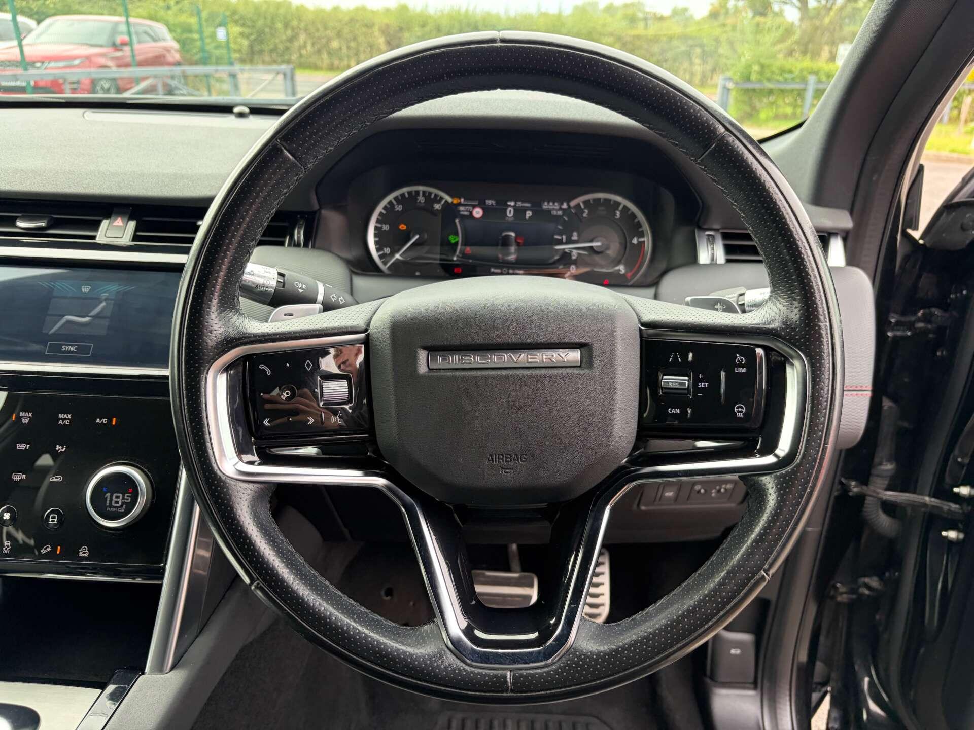 Land Rover Discovery Sport view 38