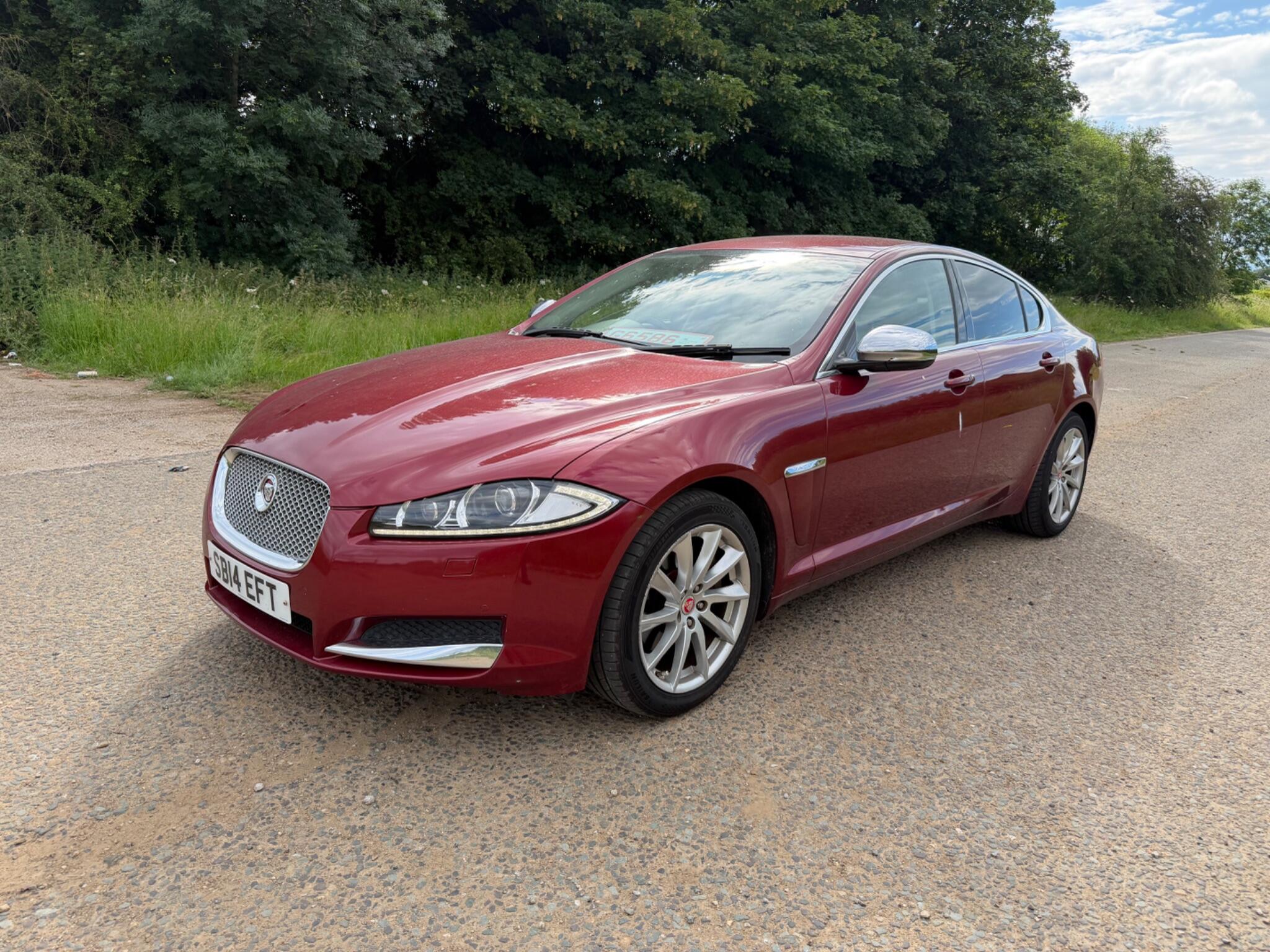 Jaguar XF view 35