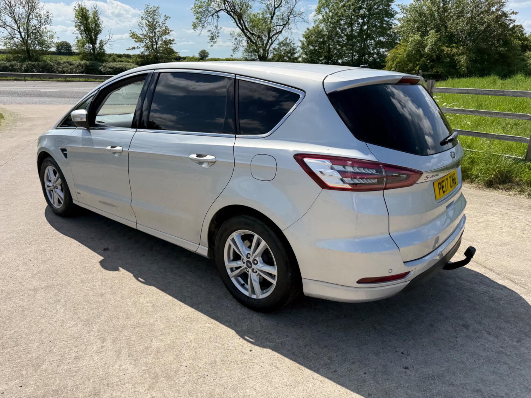 Ford S-Max 2.0 TDCi Titanium Euro 6 (s/s) 5dr — photo 12 of 102