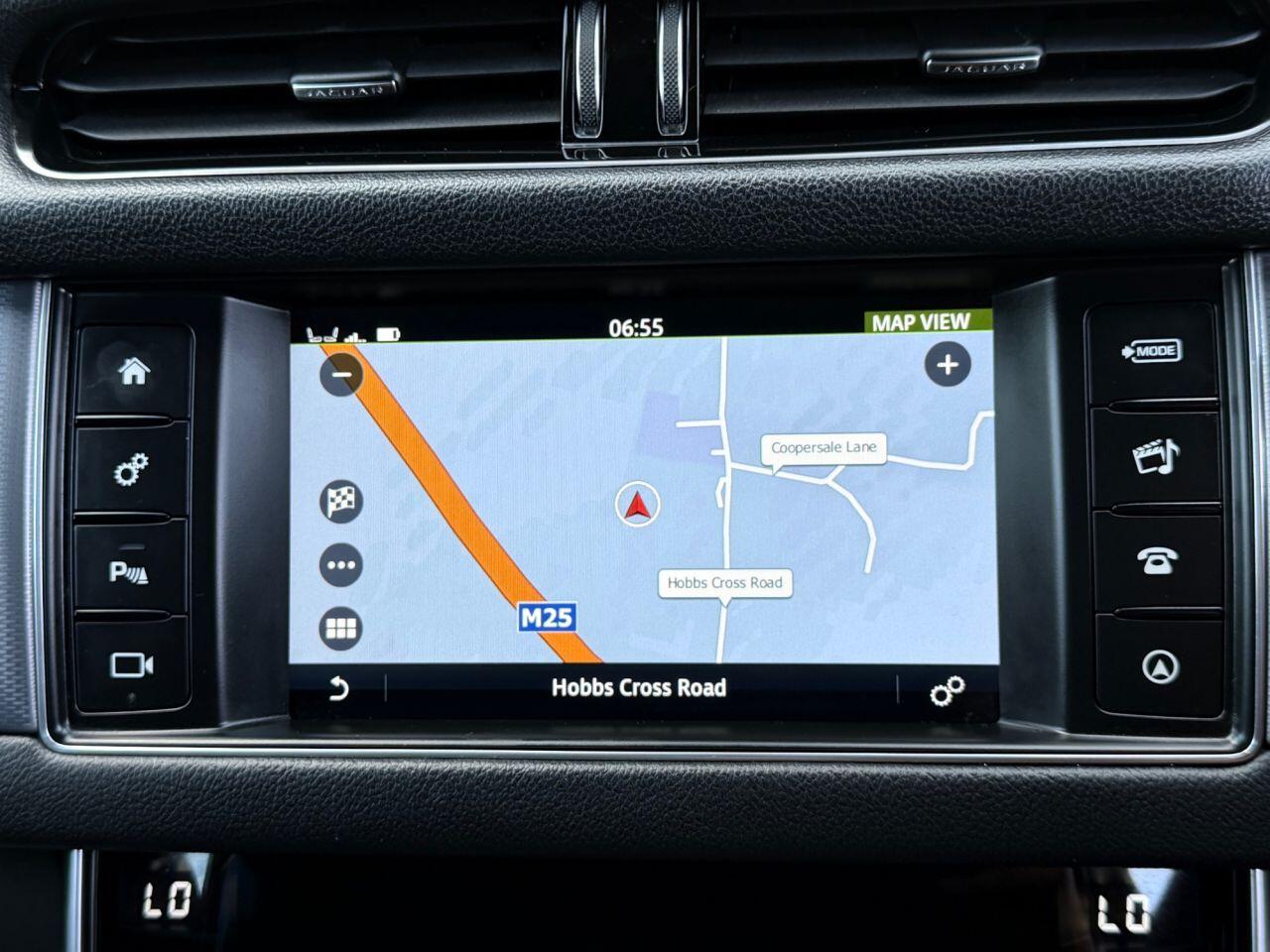 Jaguar XF view 39