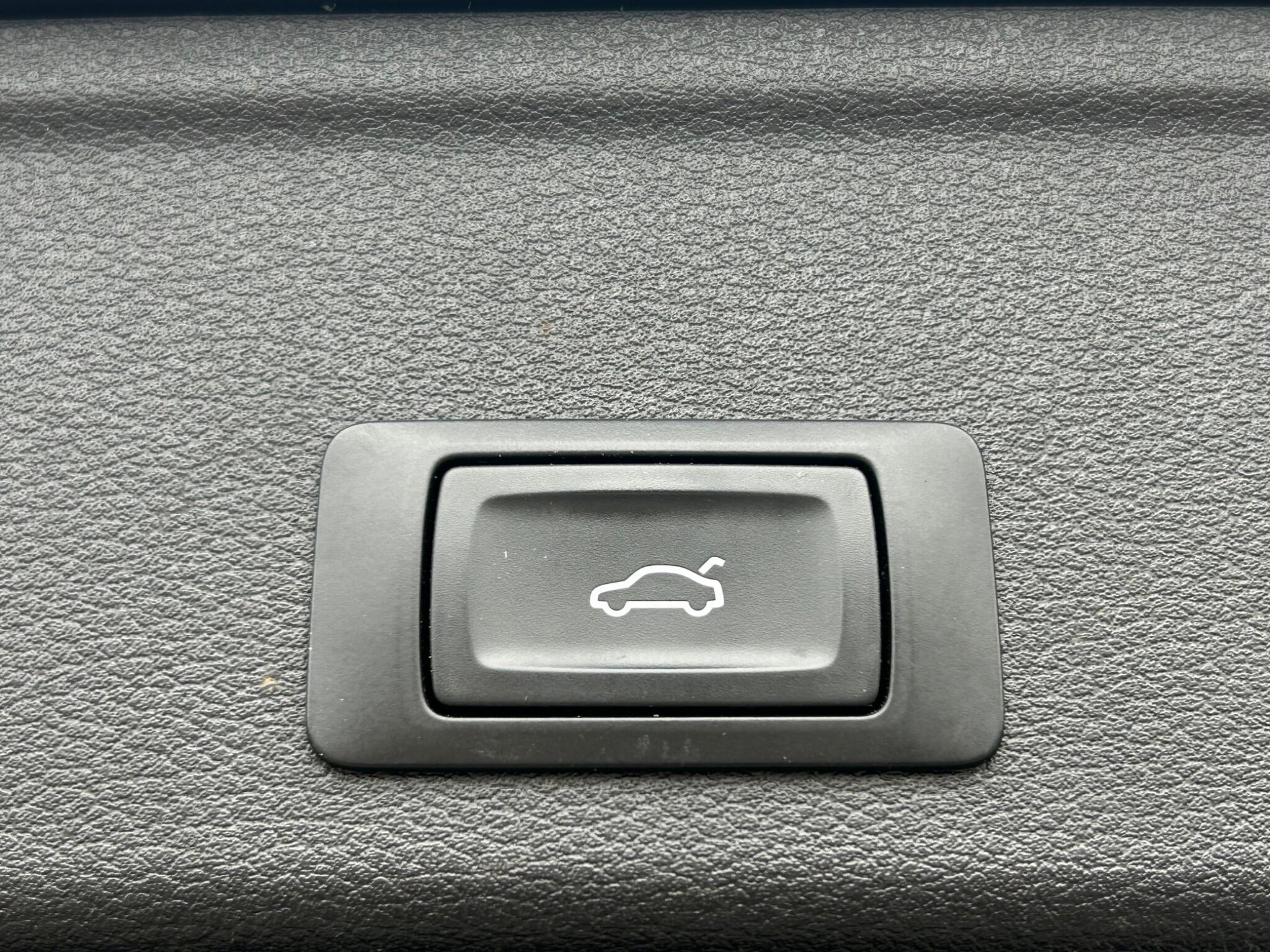 Audi A4 view 28