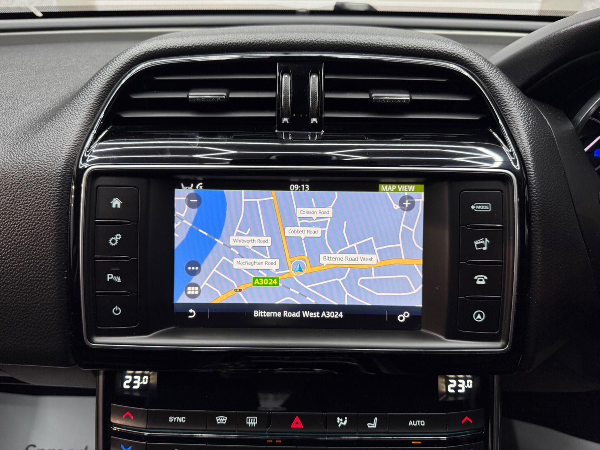 Jaguar Xe view 14