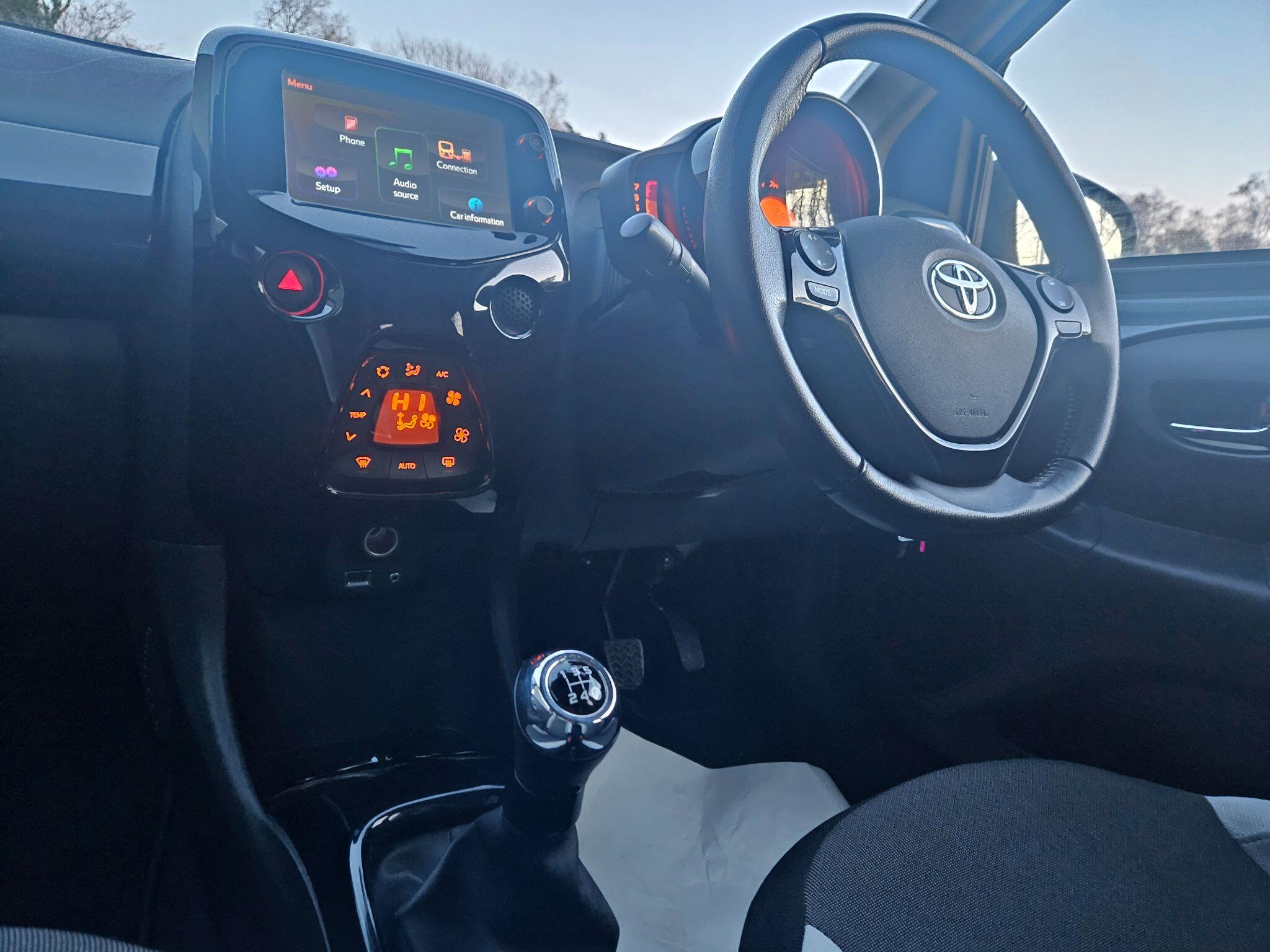 2018 Toyota AYGO 1.0 VVT-i x-press Euro 6 5dr • 14,600 miles image 20