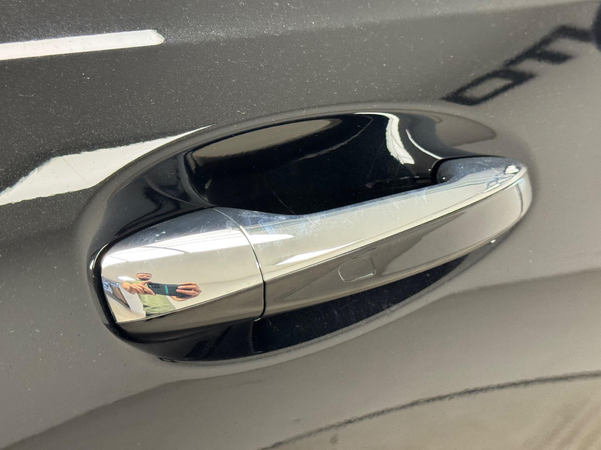 Mercedes-Benz GLB view 26