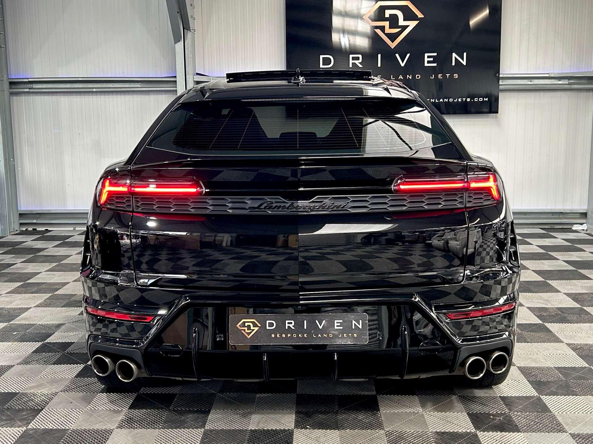 Lamborghini Urus view 21