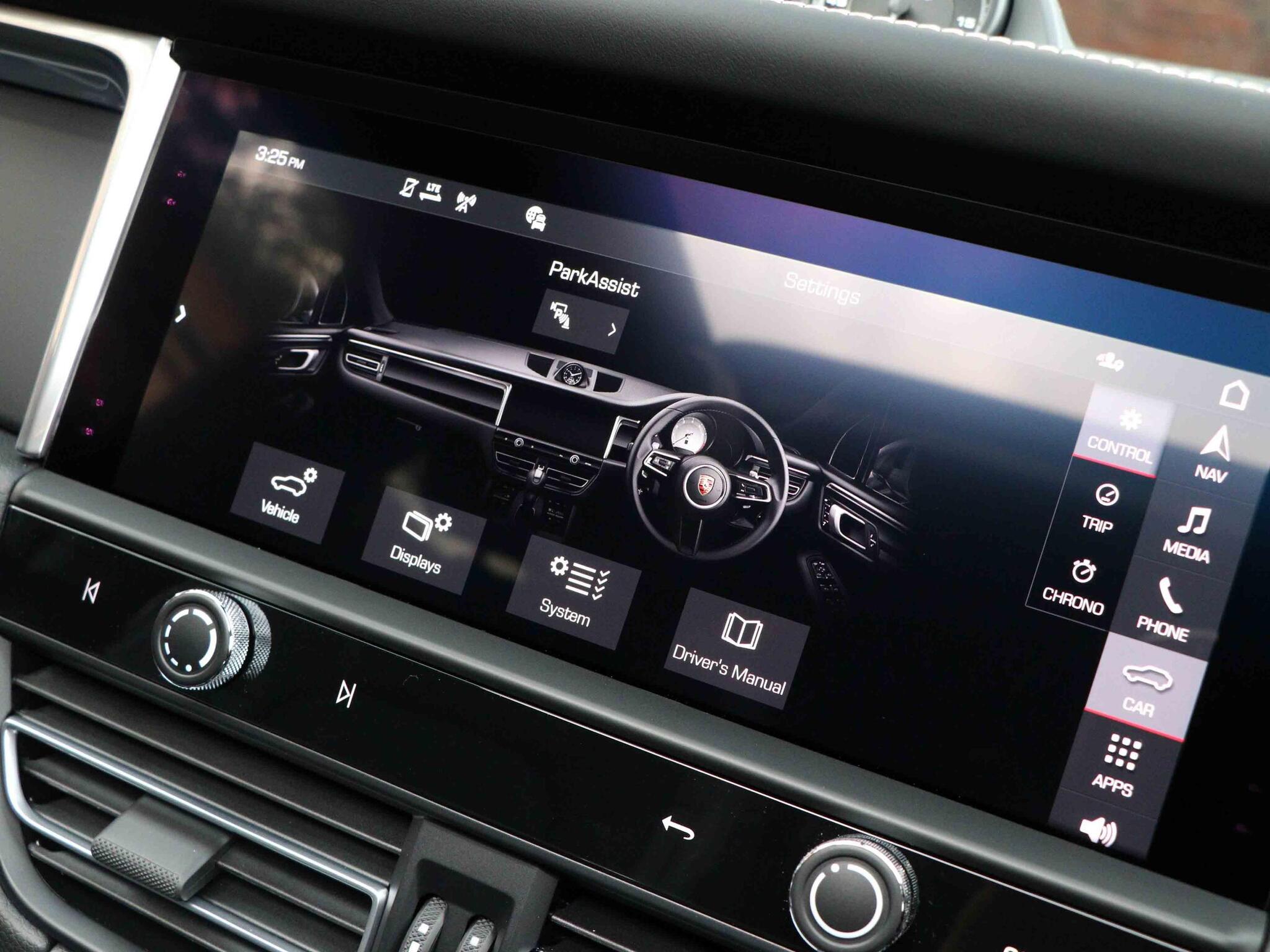 Porsche Macan view 34