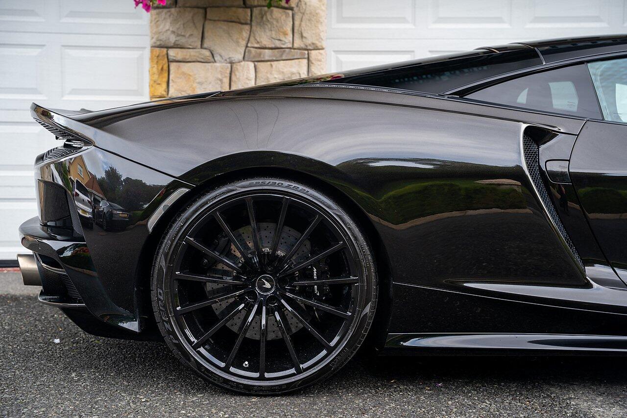 McLaren GT view 6
