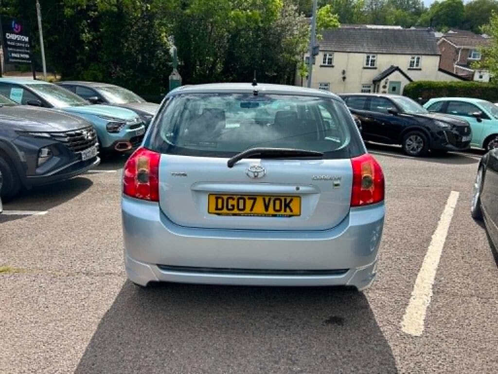 Toyota Corolla view 3