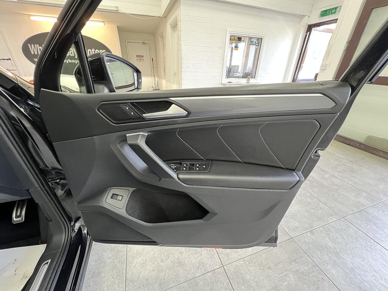 Volkswagen Tiguan view 14
