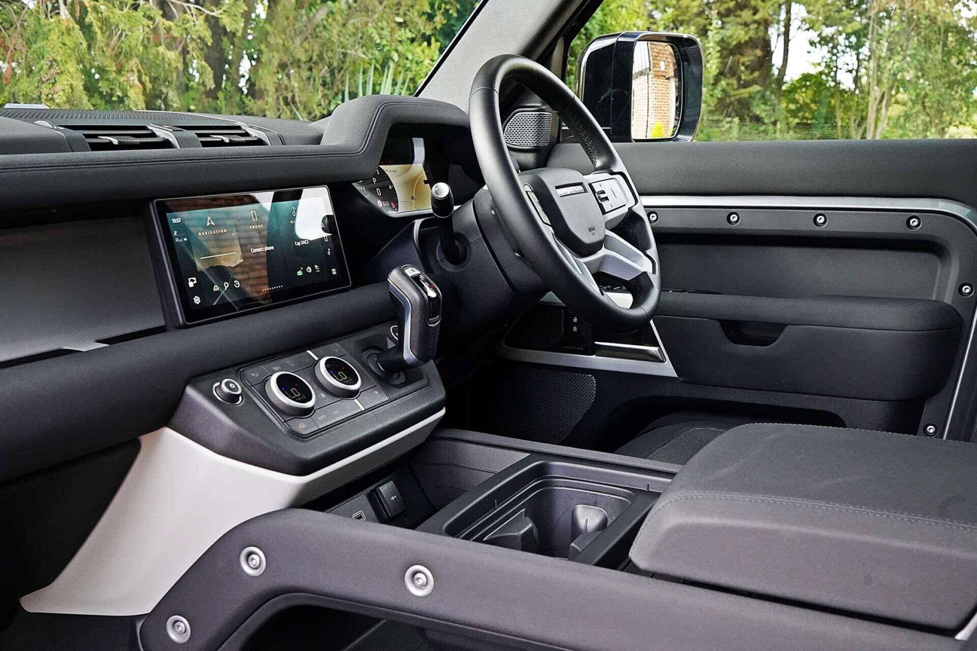 Land Rover Defender view 18