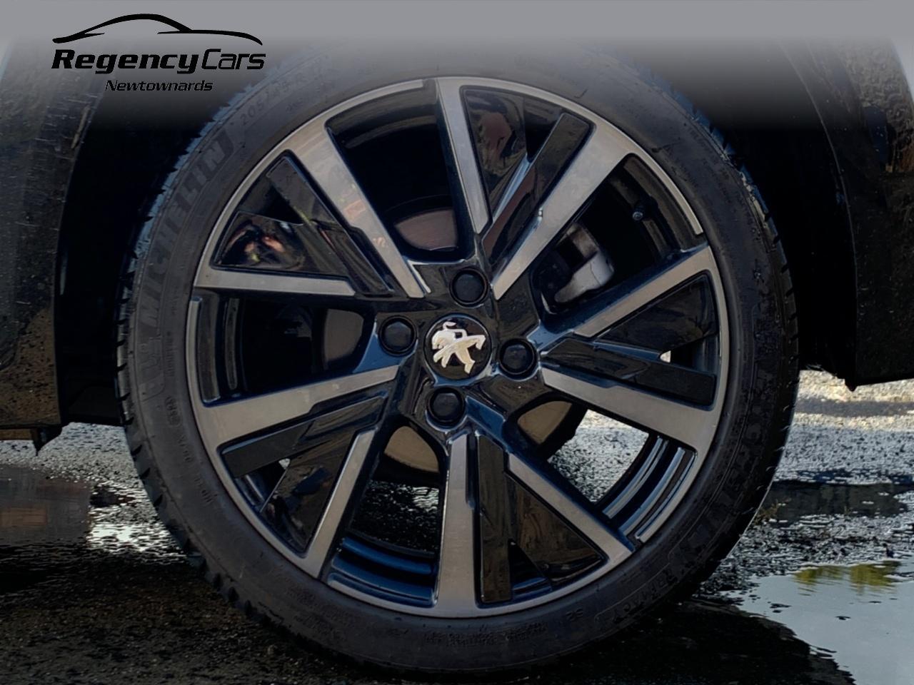 Peugeot 208 view 14