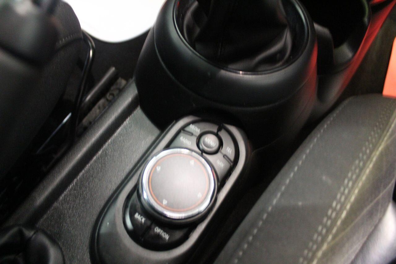 Mini Hatch view 41