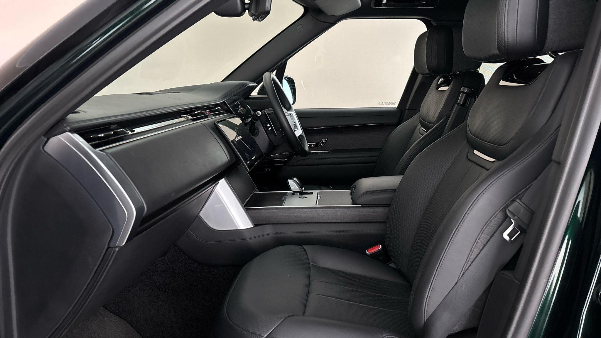 Land Rover Range Rover view 4