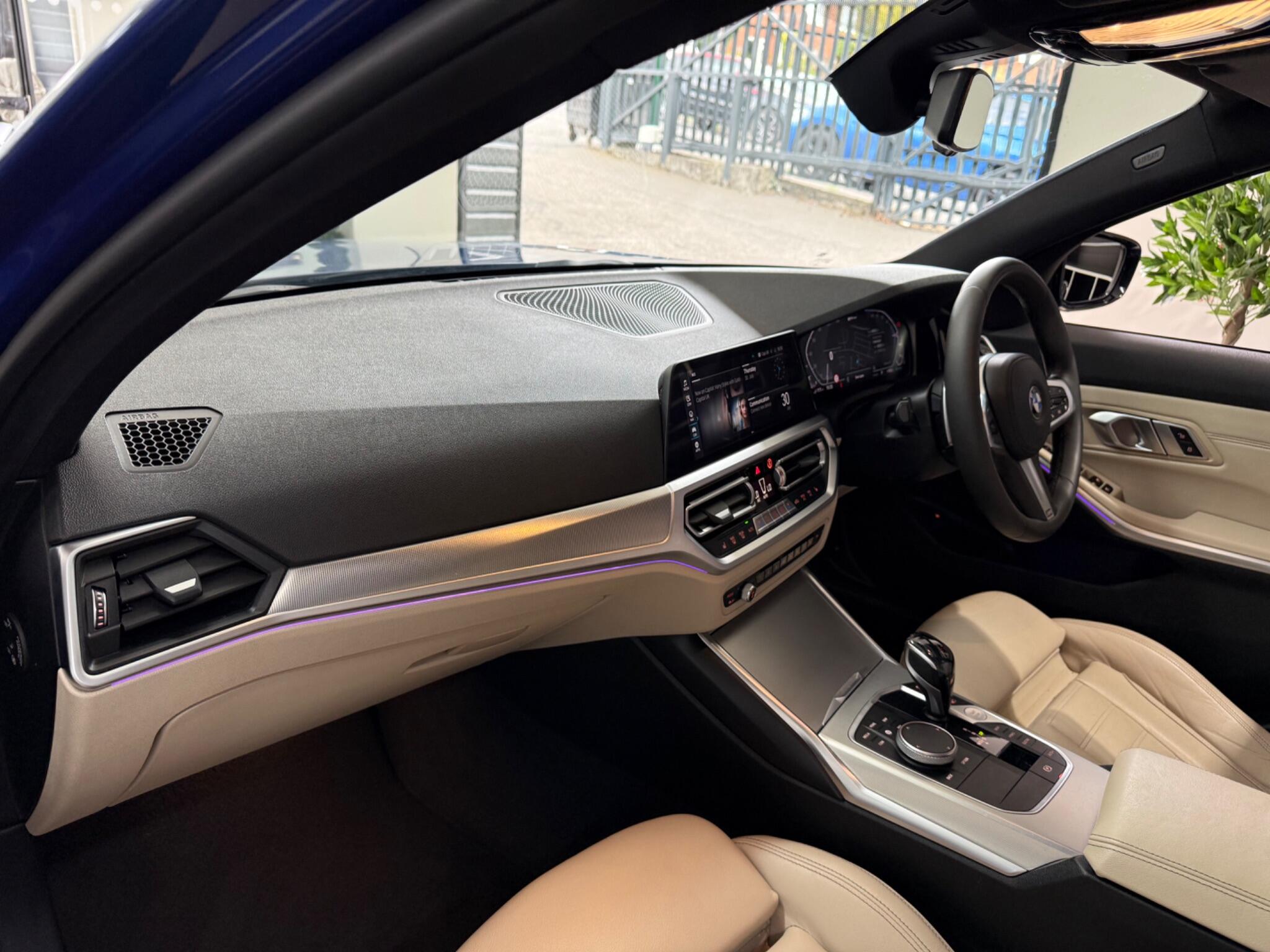 BMW 3 Series view 30