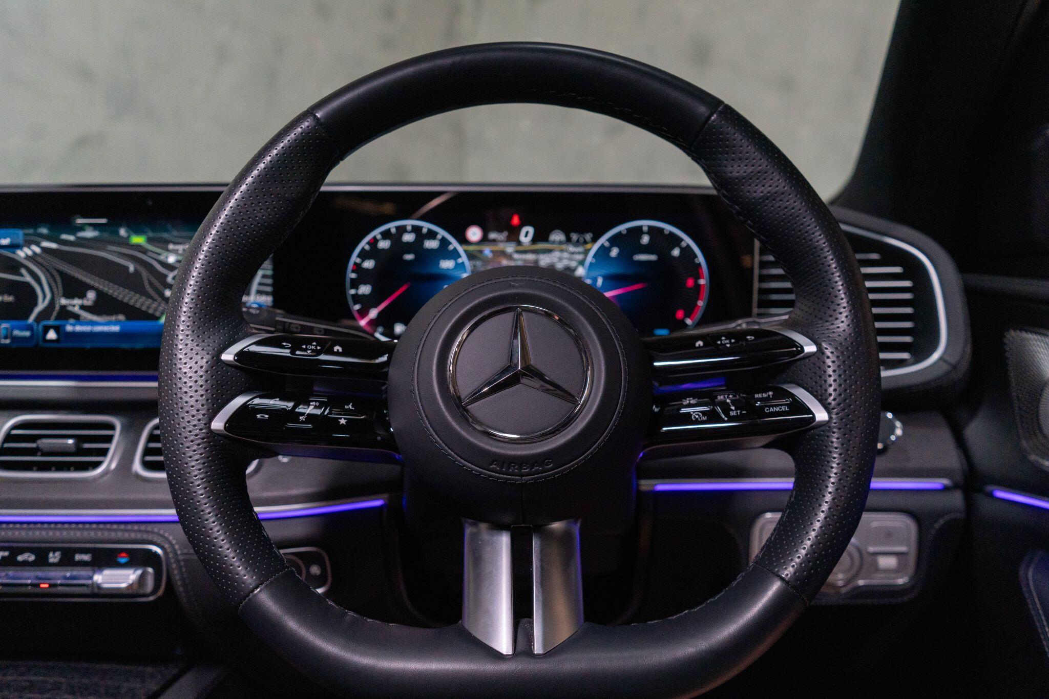 Mercedes-Benz GLS view 39