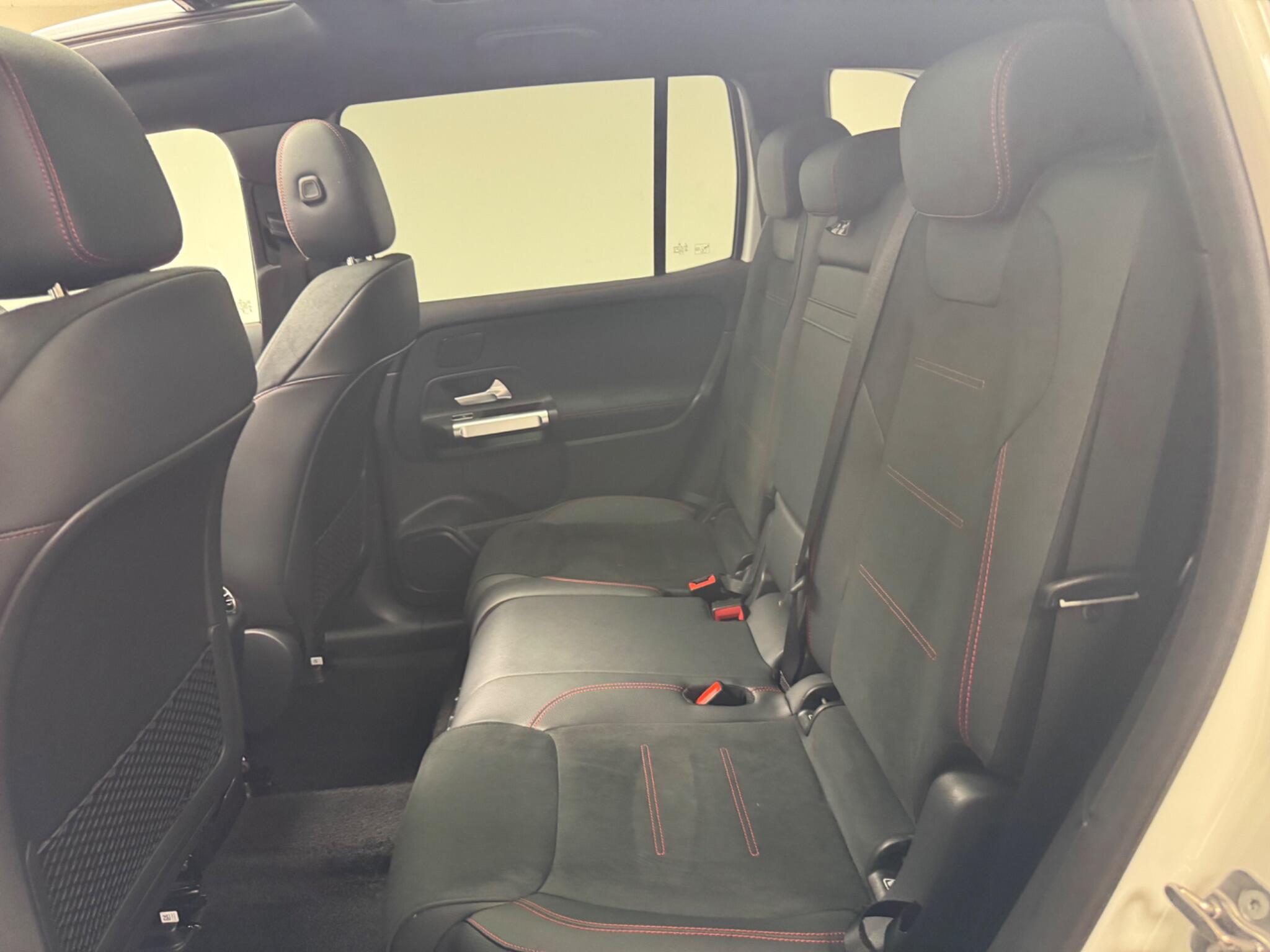 Mercedes-Benz Eqb view 10