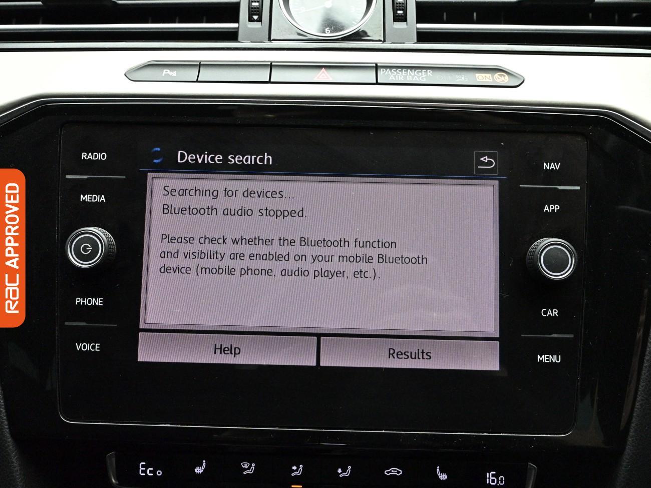 Volkswagen Passat view 20