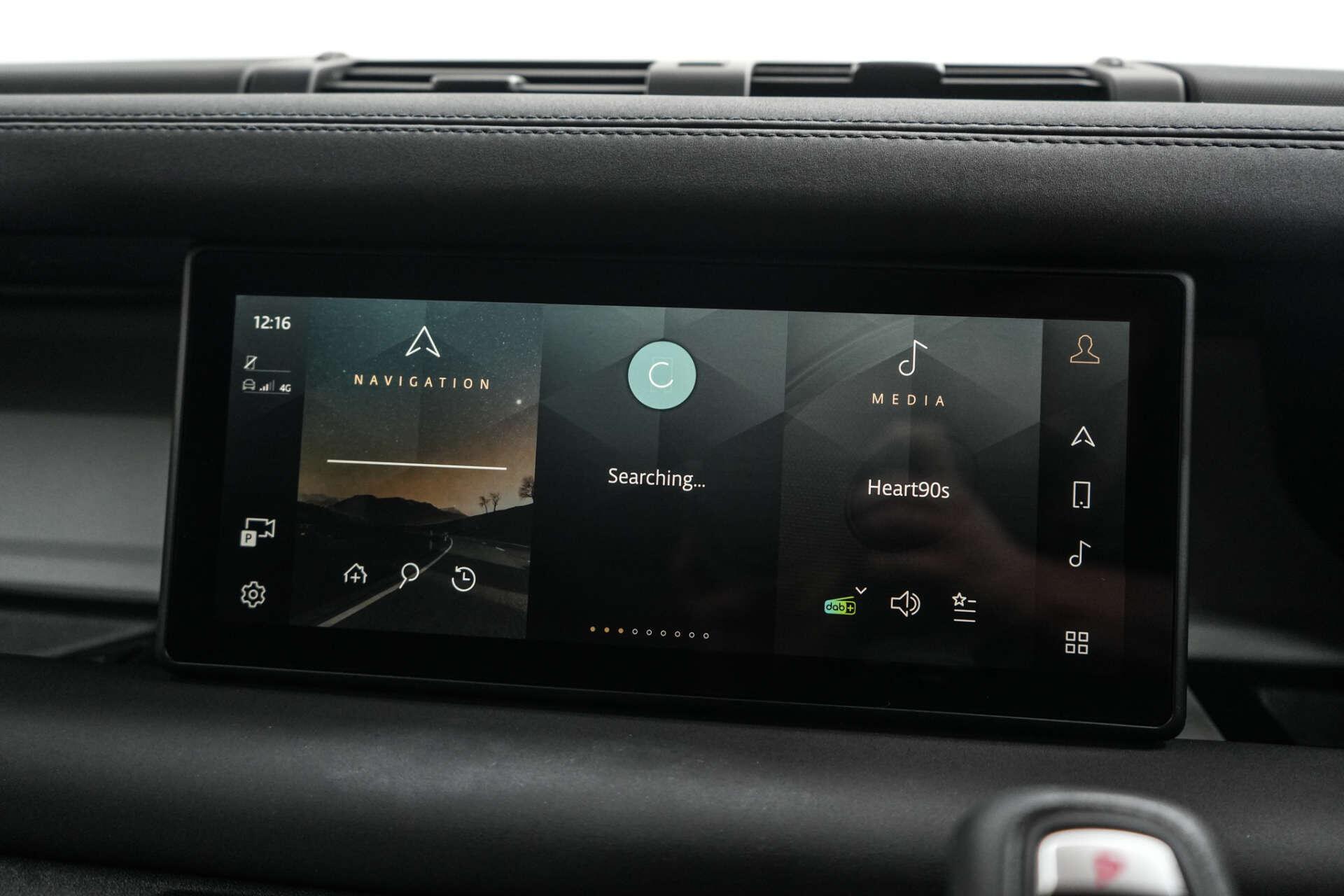 Land Rover Defender view 28