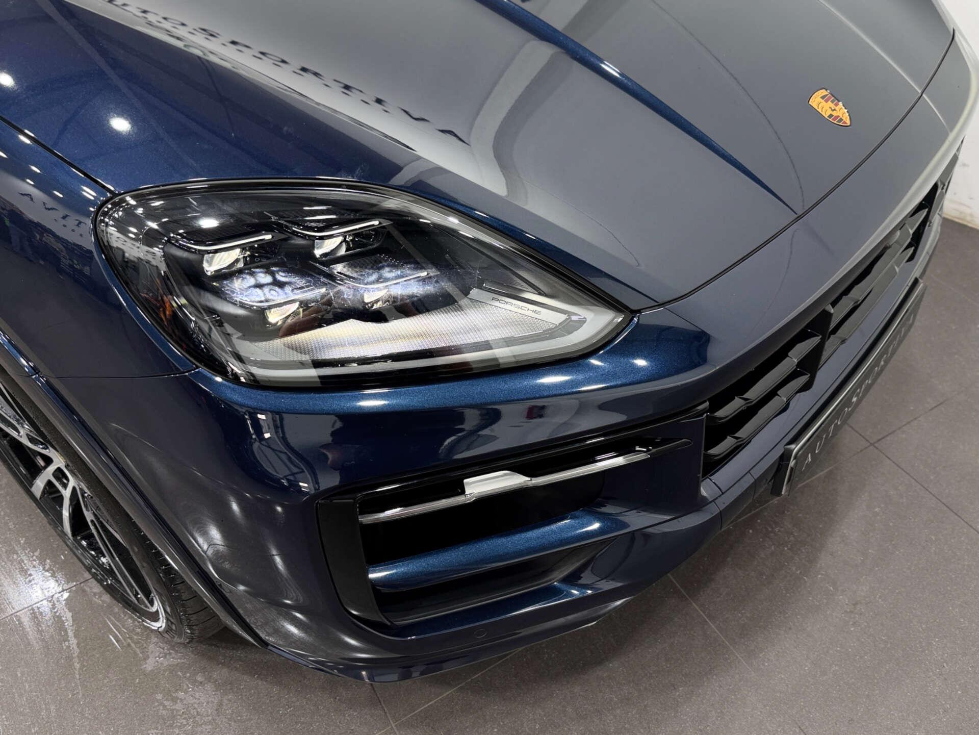 Porsche Cayenne view 32