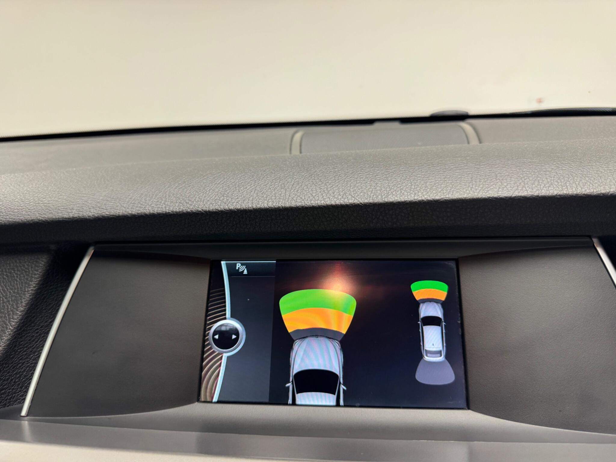 BMW 5 Series view 18