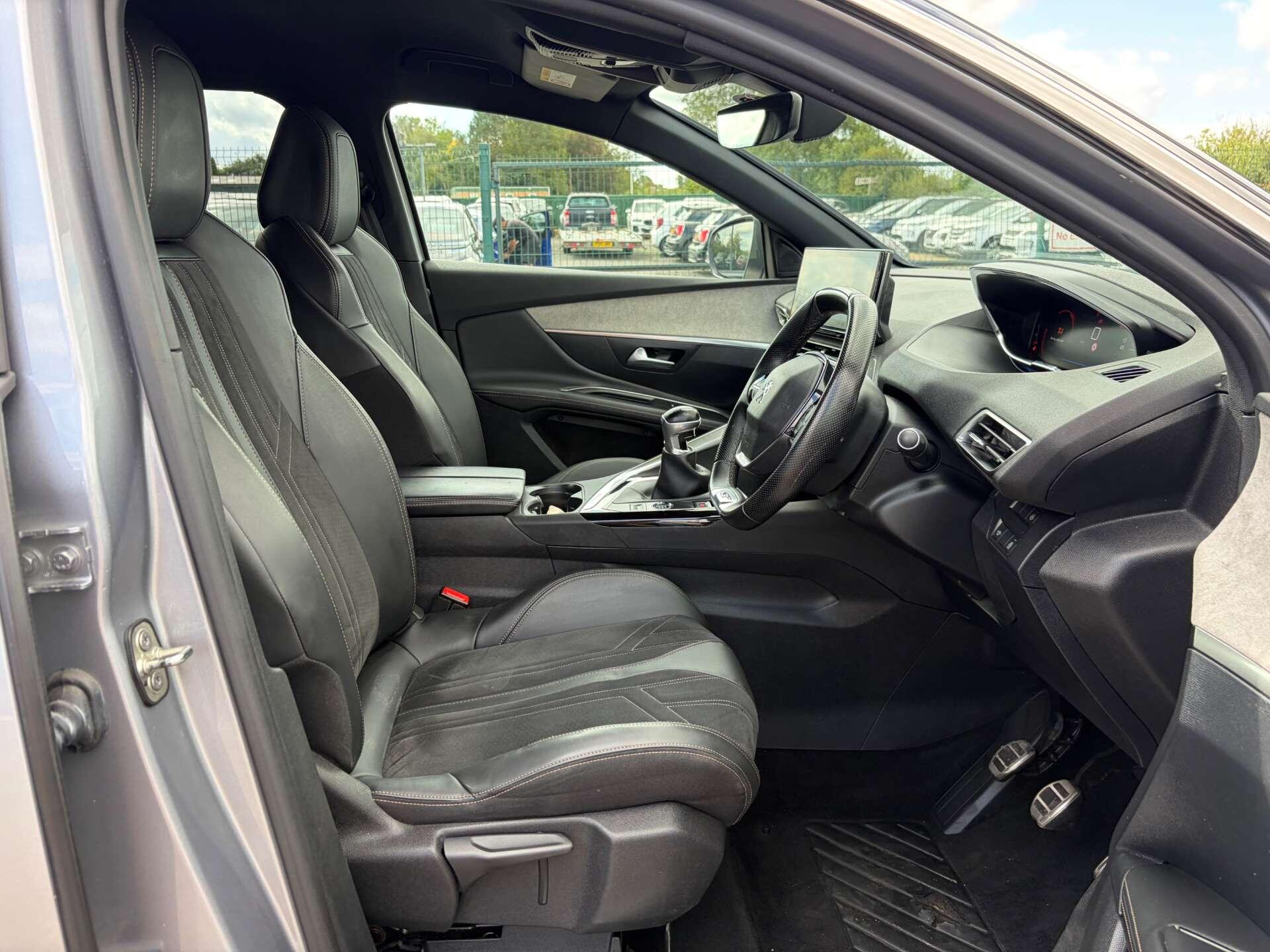 Peugeot 3008 view 35
