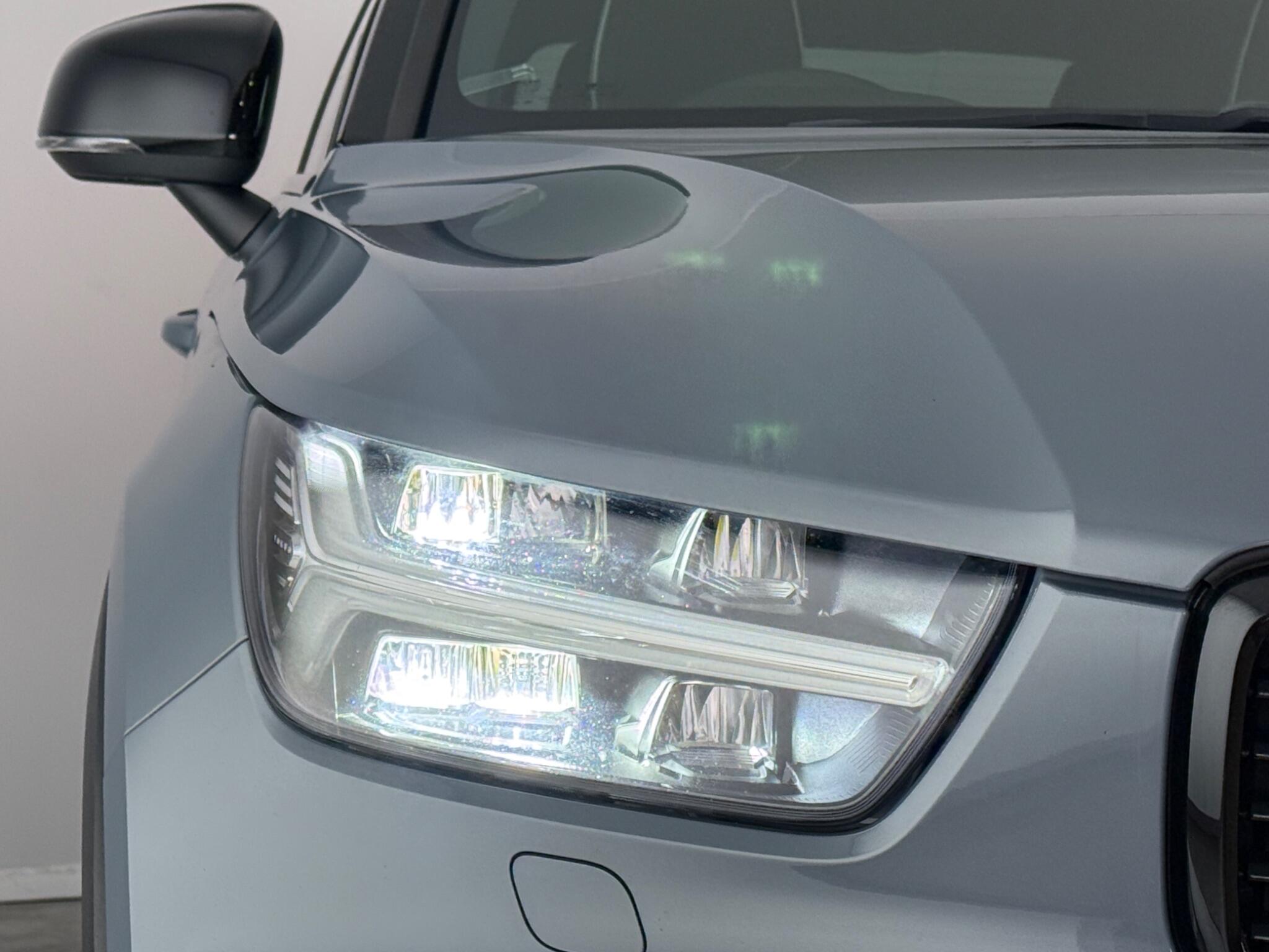 Volvo XC40 view 9
