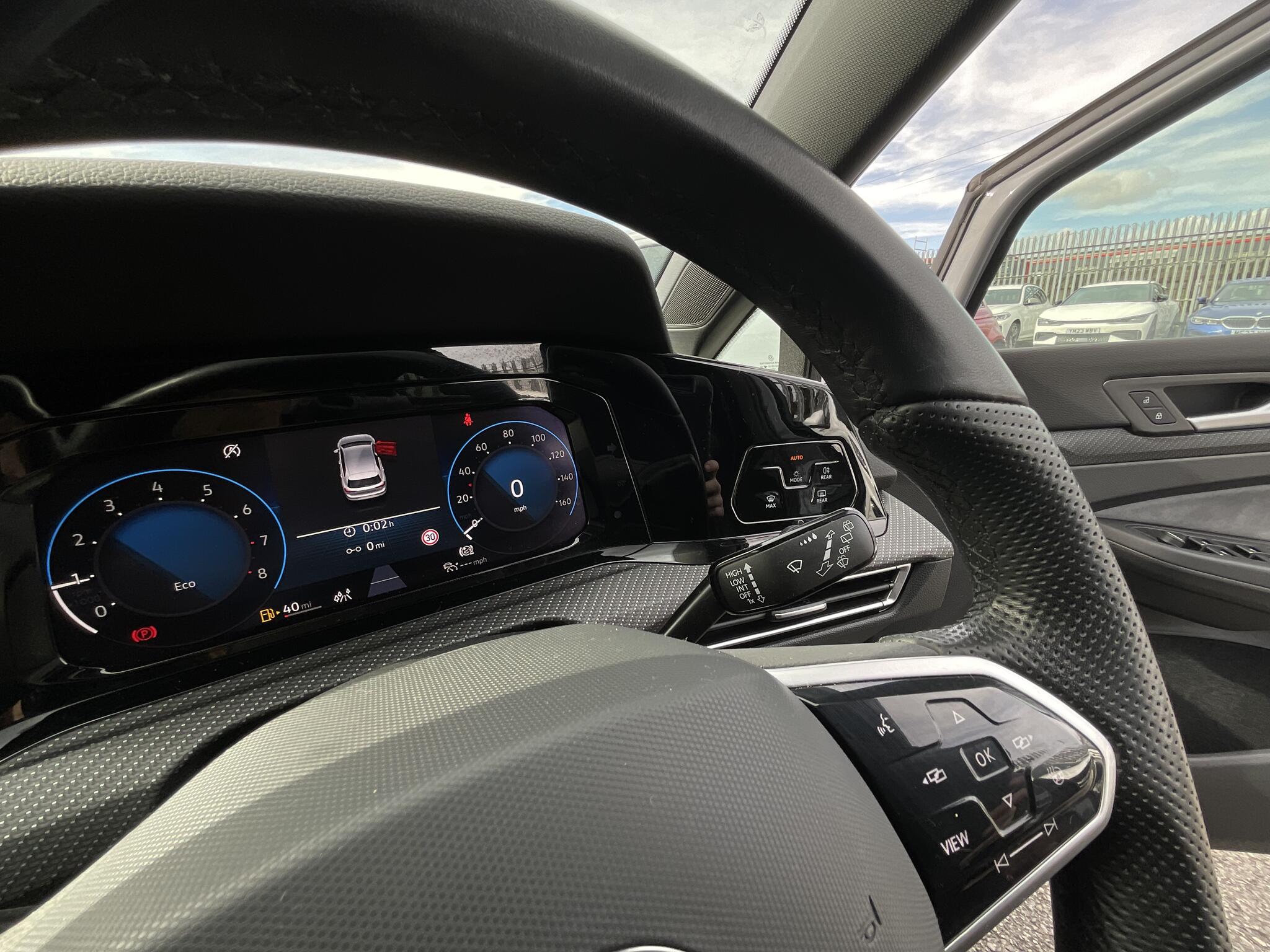 Volkswagen Golf view 24