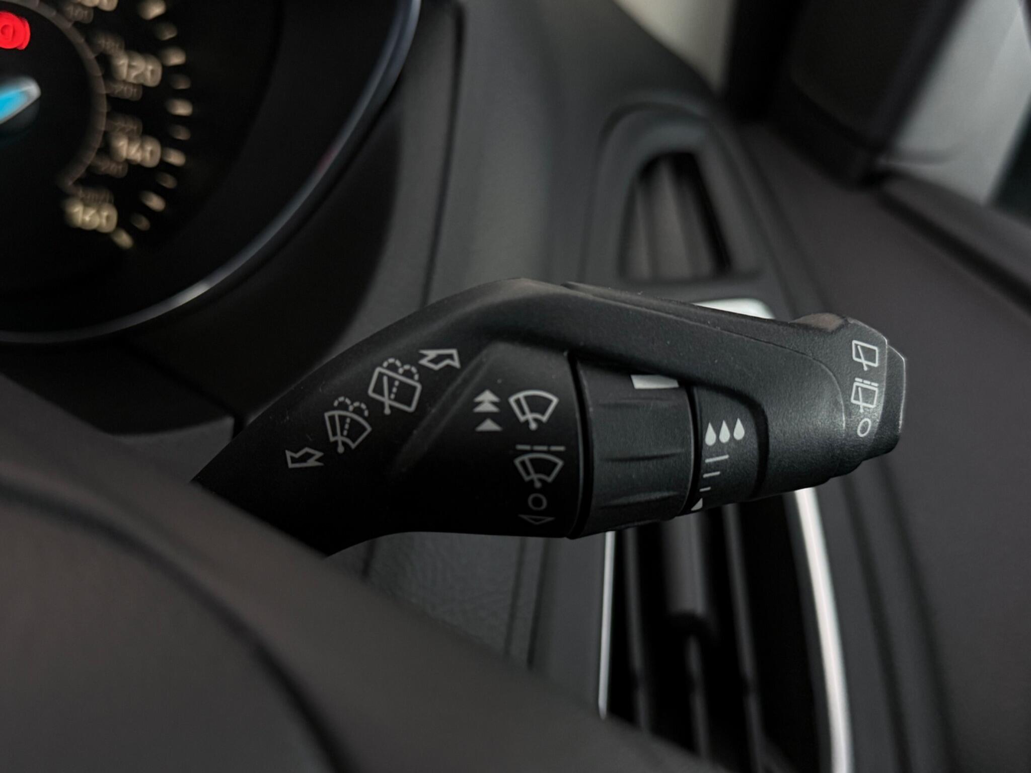 Ford Focus view 14