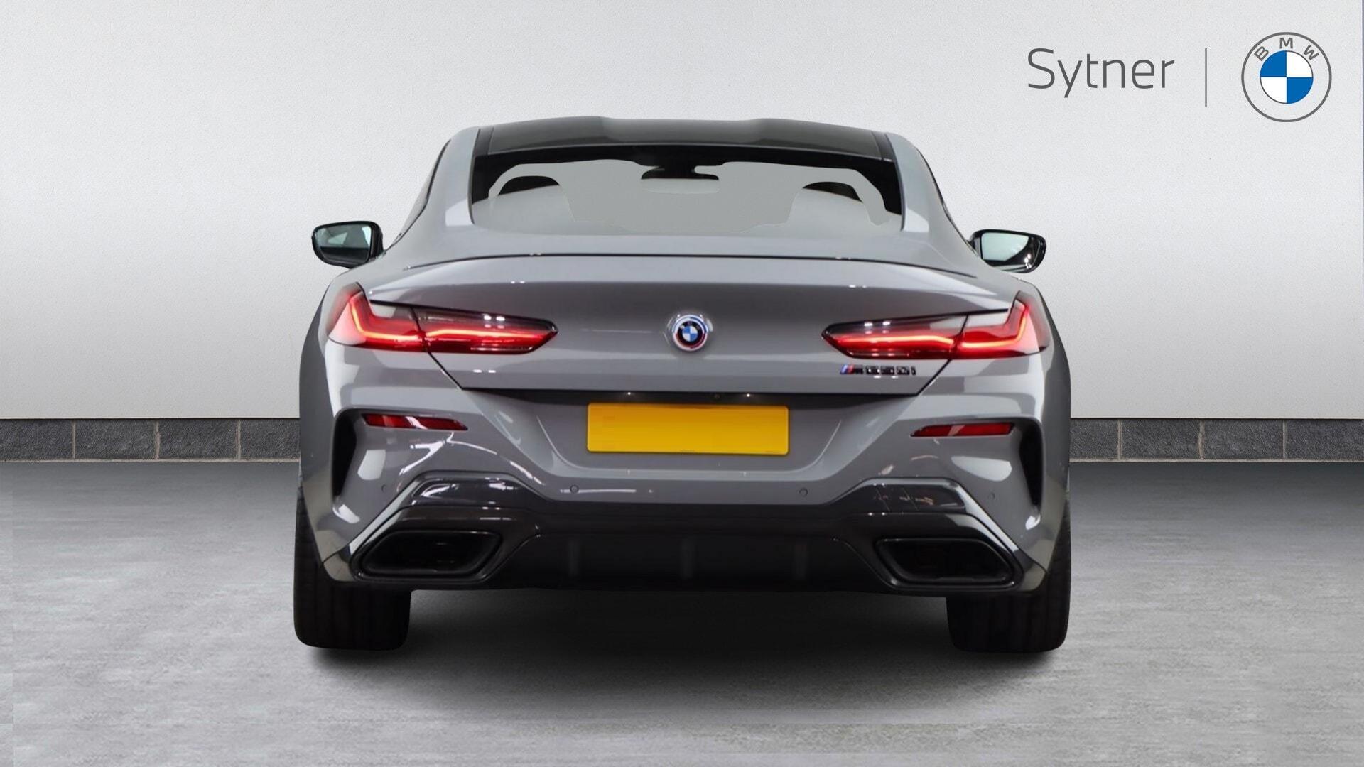 BMW 8 Series view 15