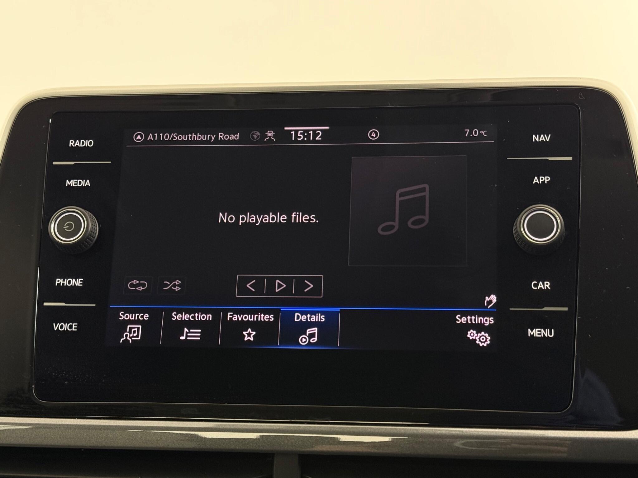 Volkswagen T-Roc view 27