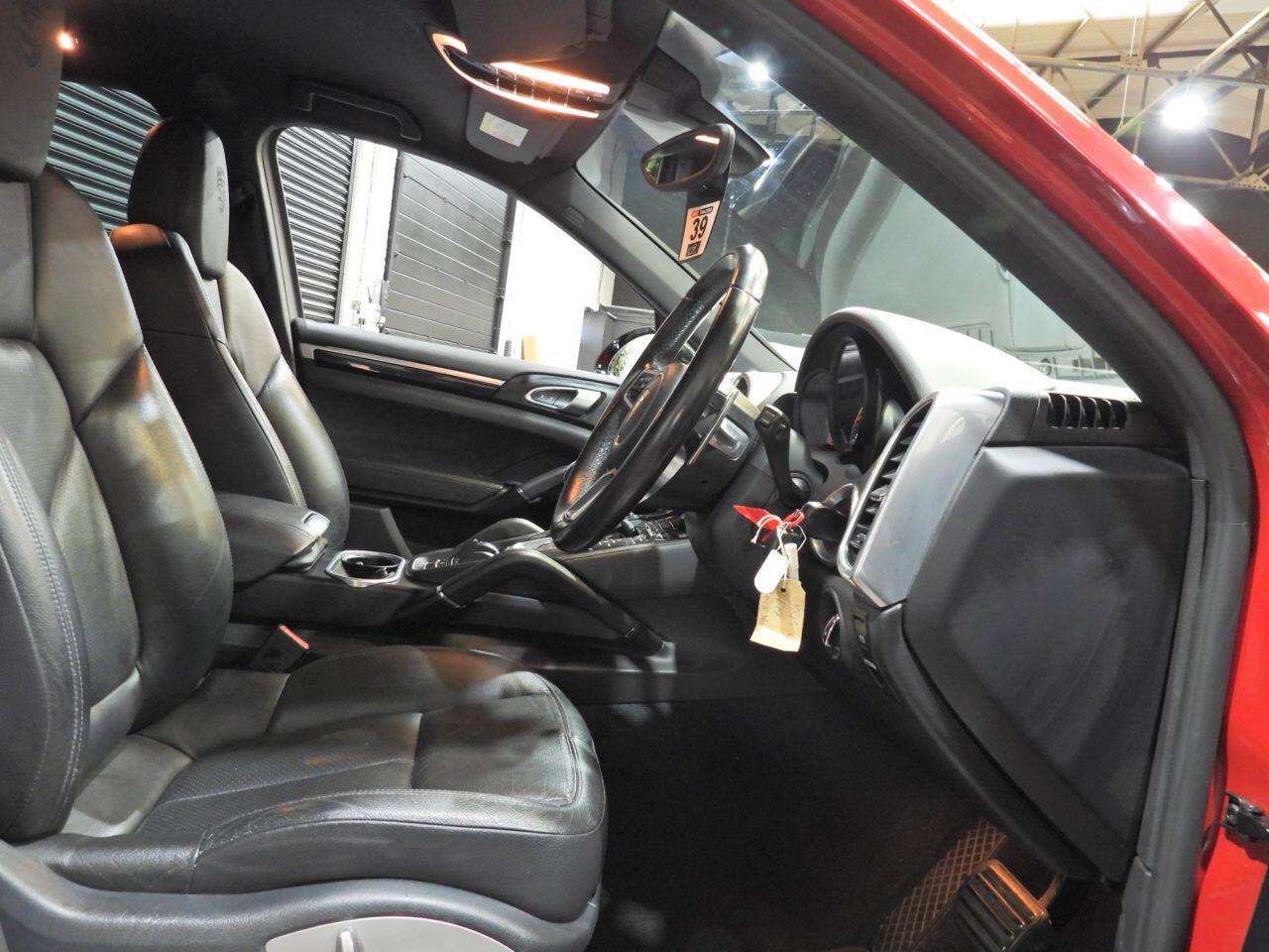 Porsche Cayenne view 19