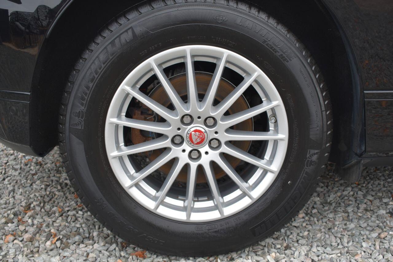 Jaguar I-Pace view 5