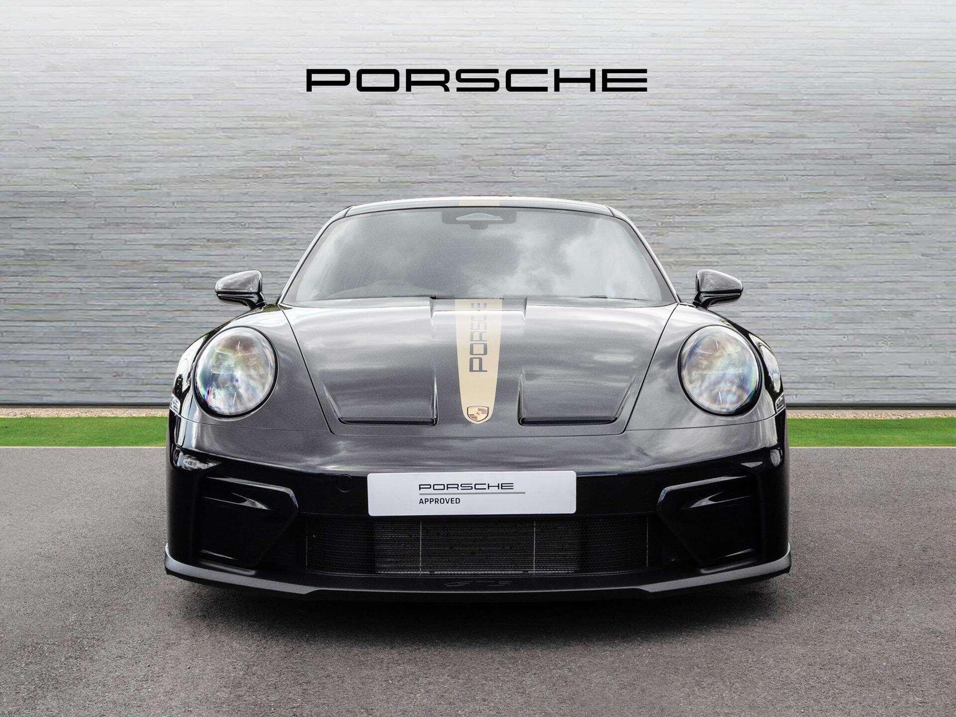 Porsche 911 view 9