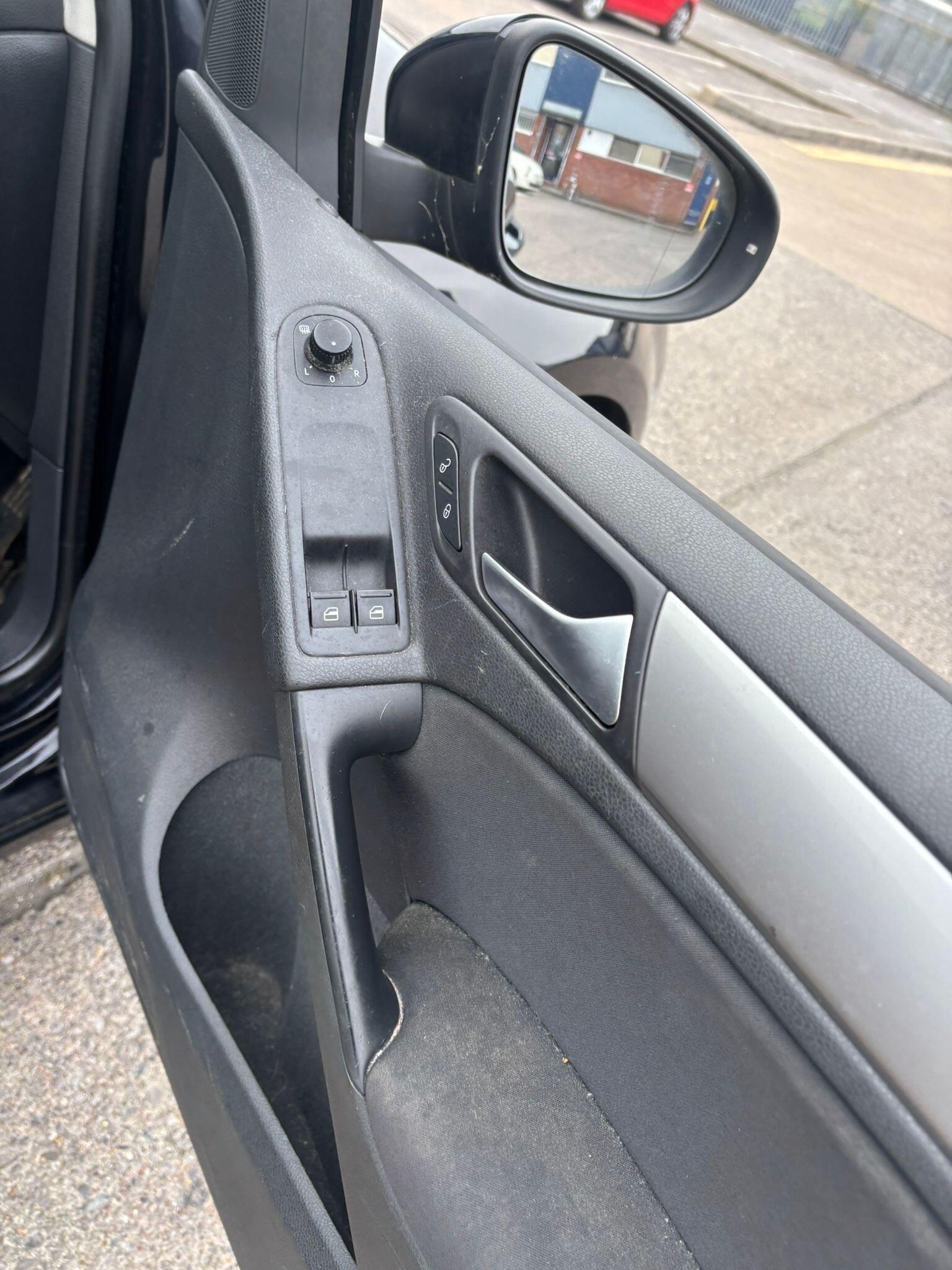 Volkswagen Golf view 40