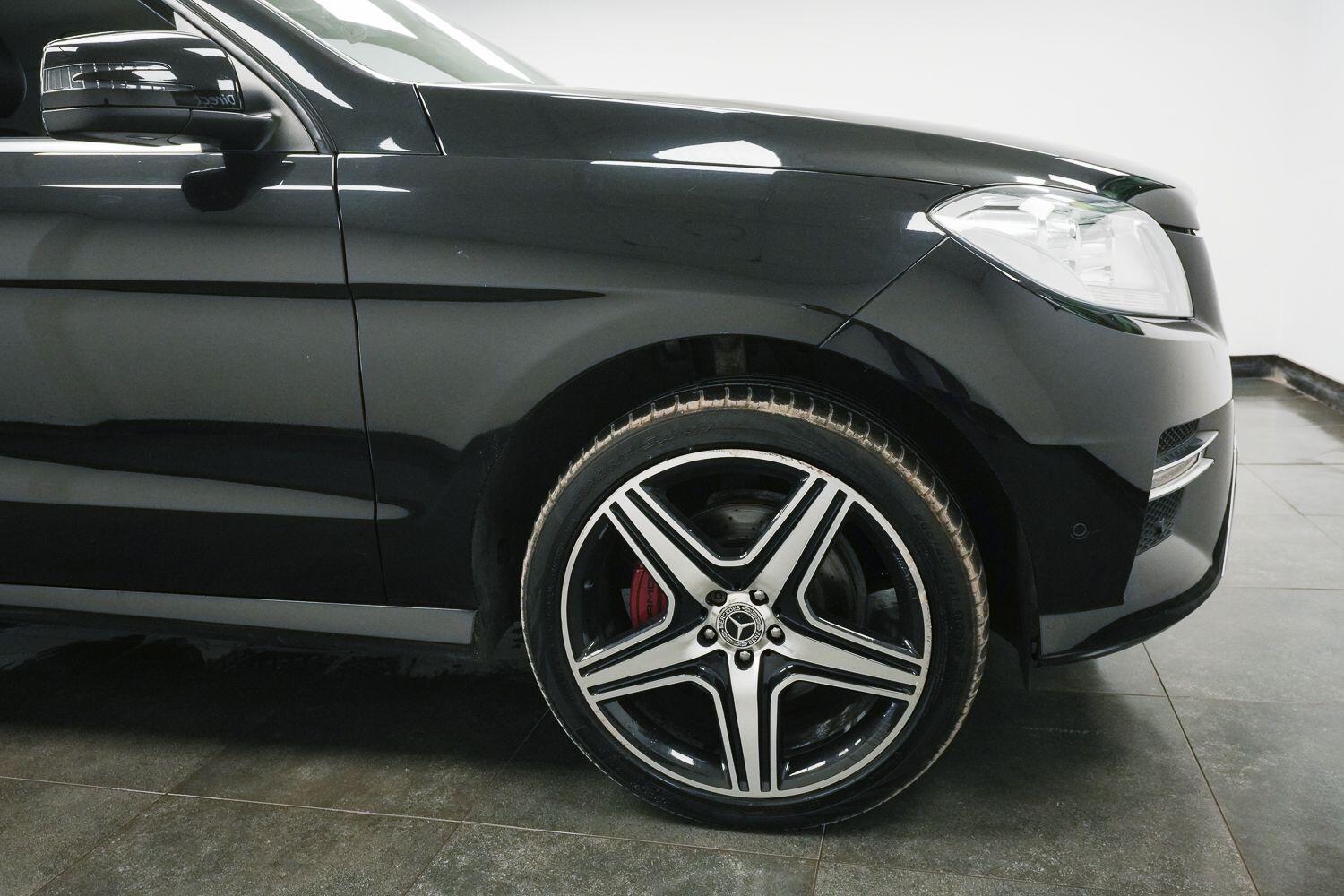 Mercedes-Benz M Class view 5