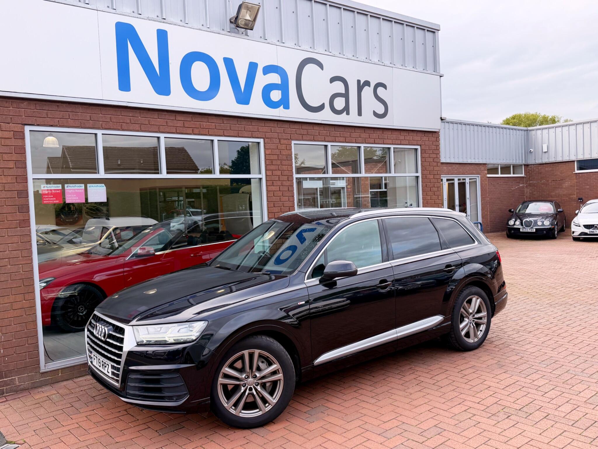 Audi Q7 view 98