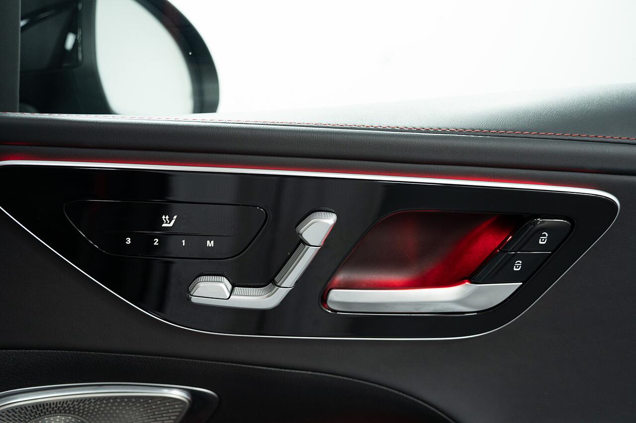 Mercedes-Benz C-Class view 28