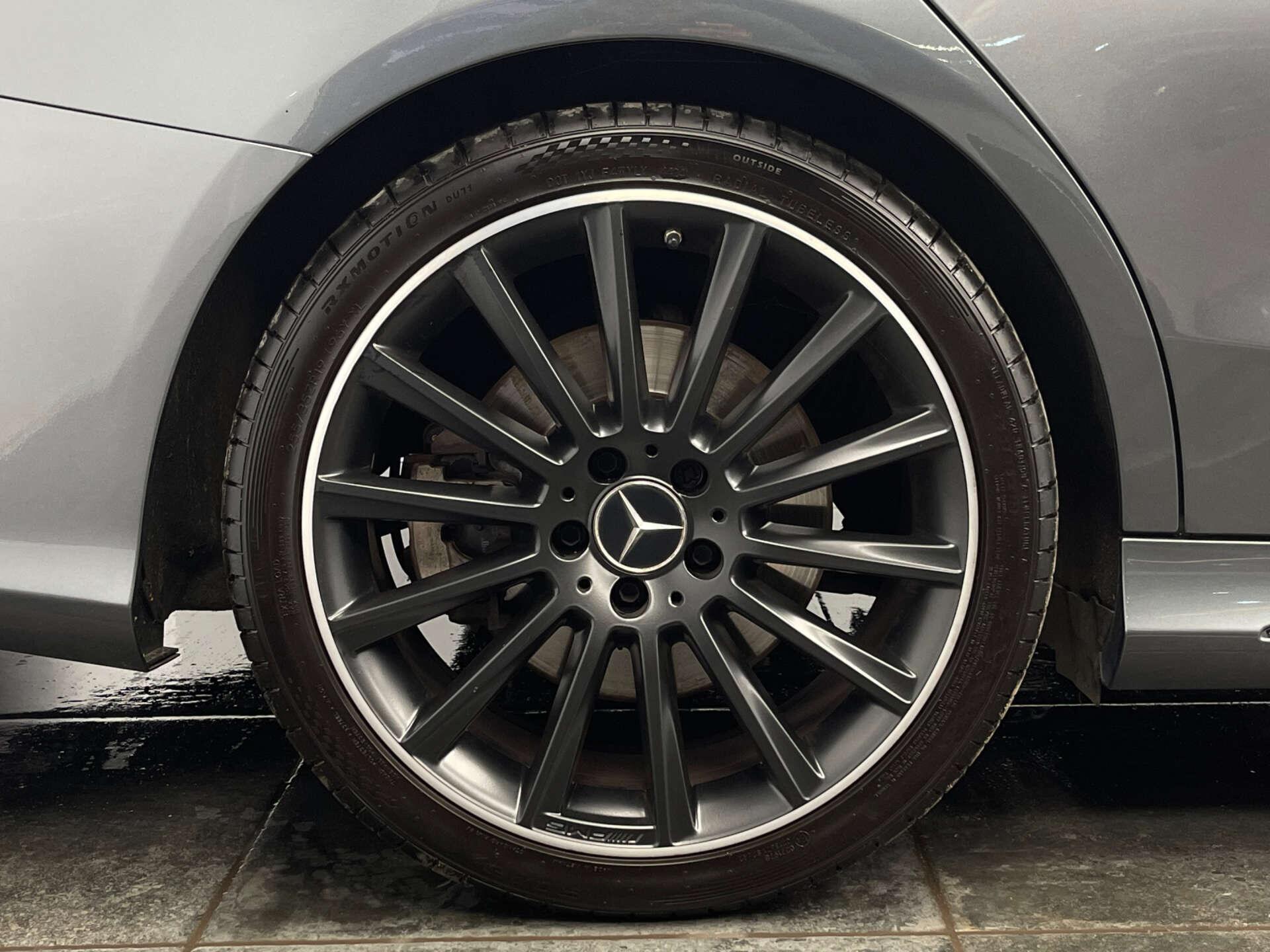 Mercedes-Benz C Class view 28