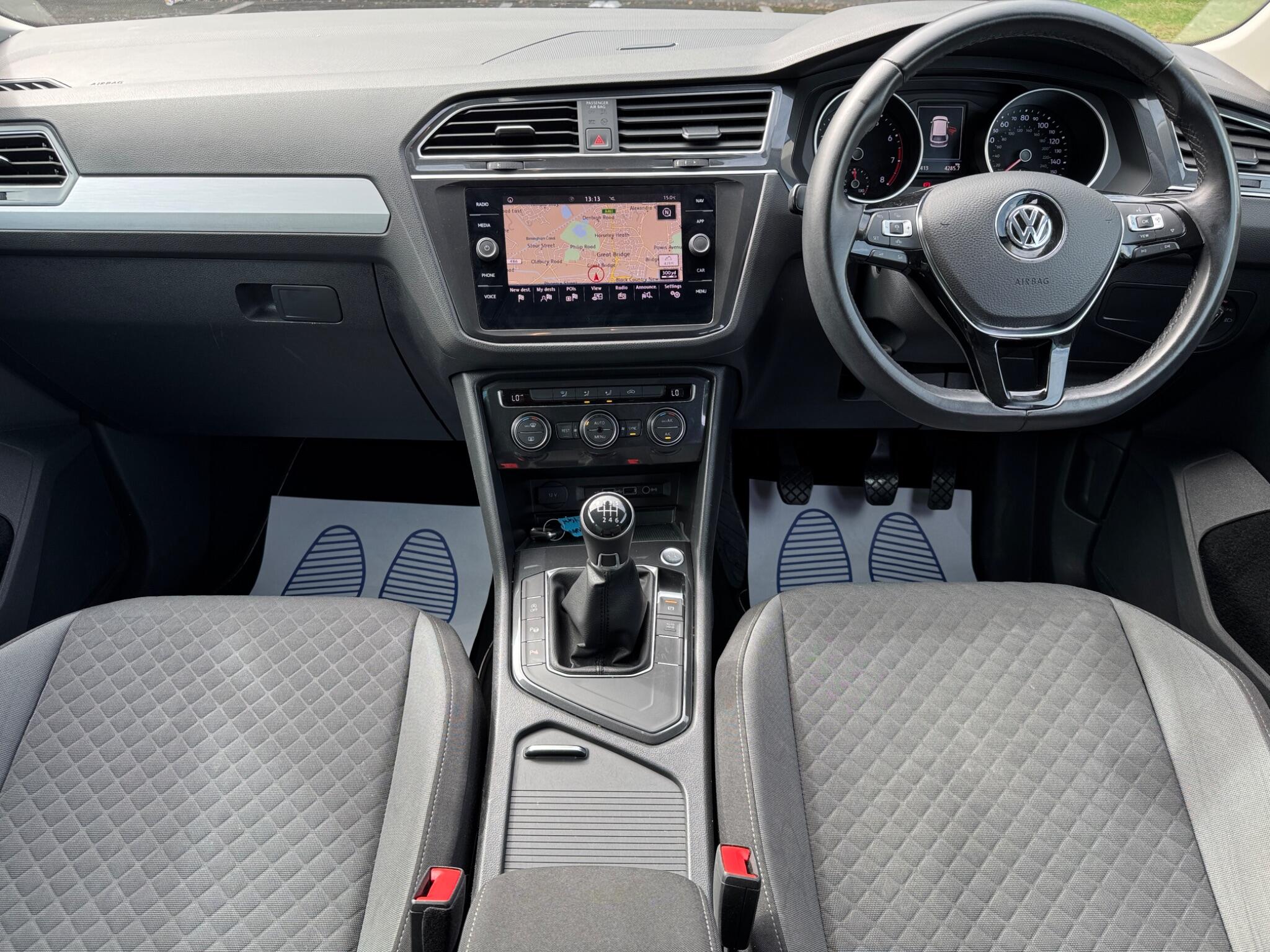 Volkswagen Tiguan view 29
