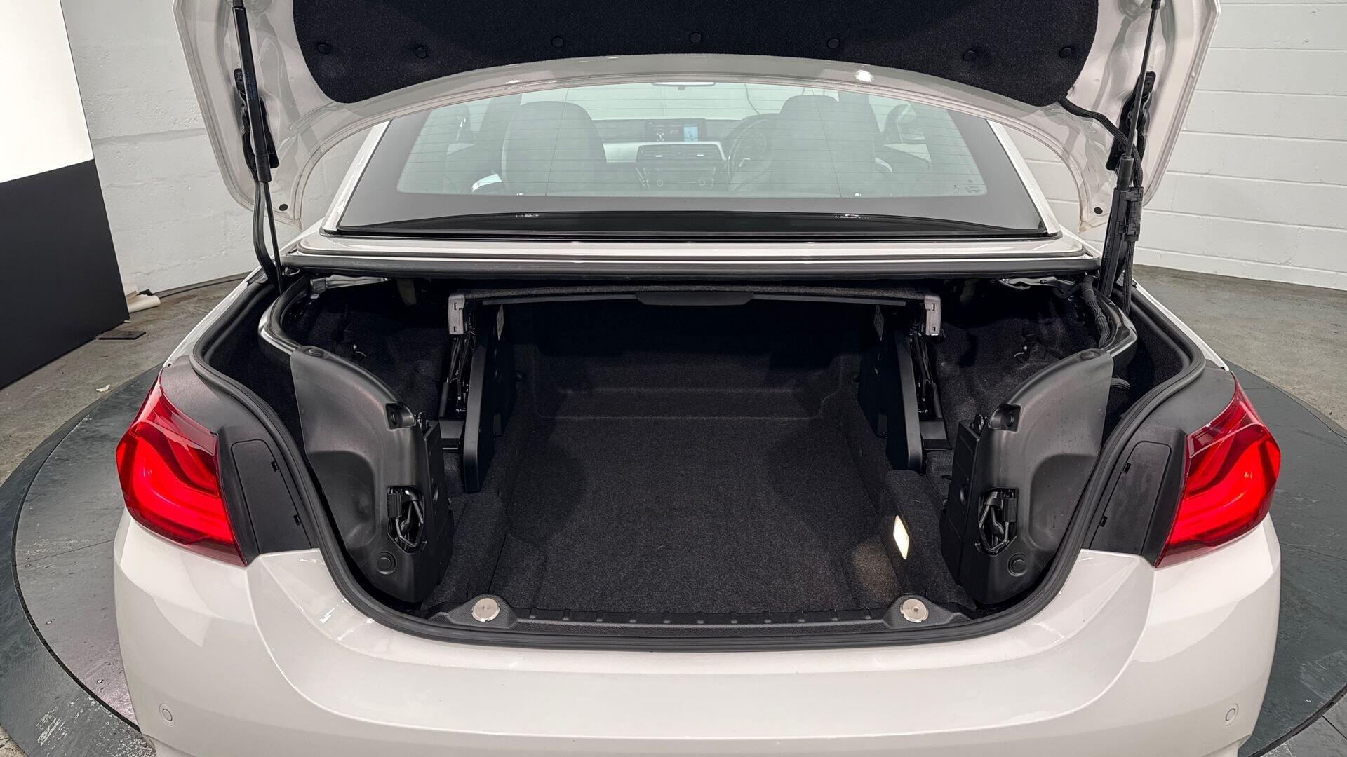BMW 4 Series view 16