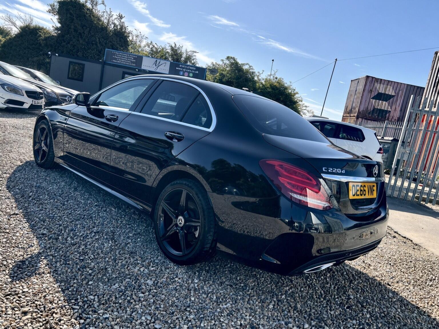 Mercedes-Benz C-Class view 11