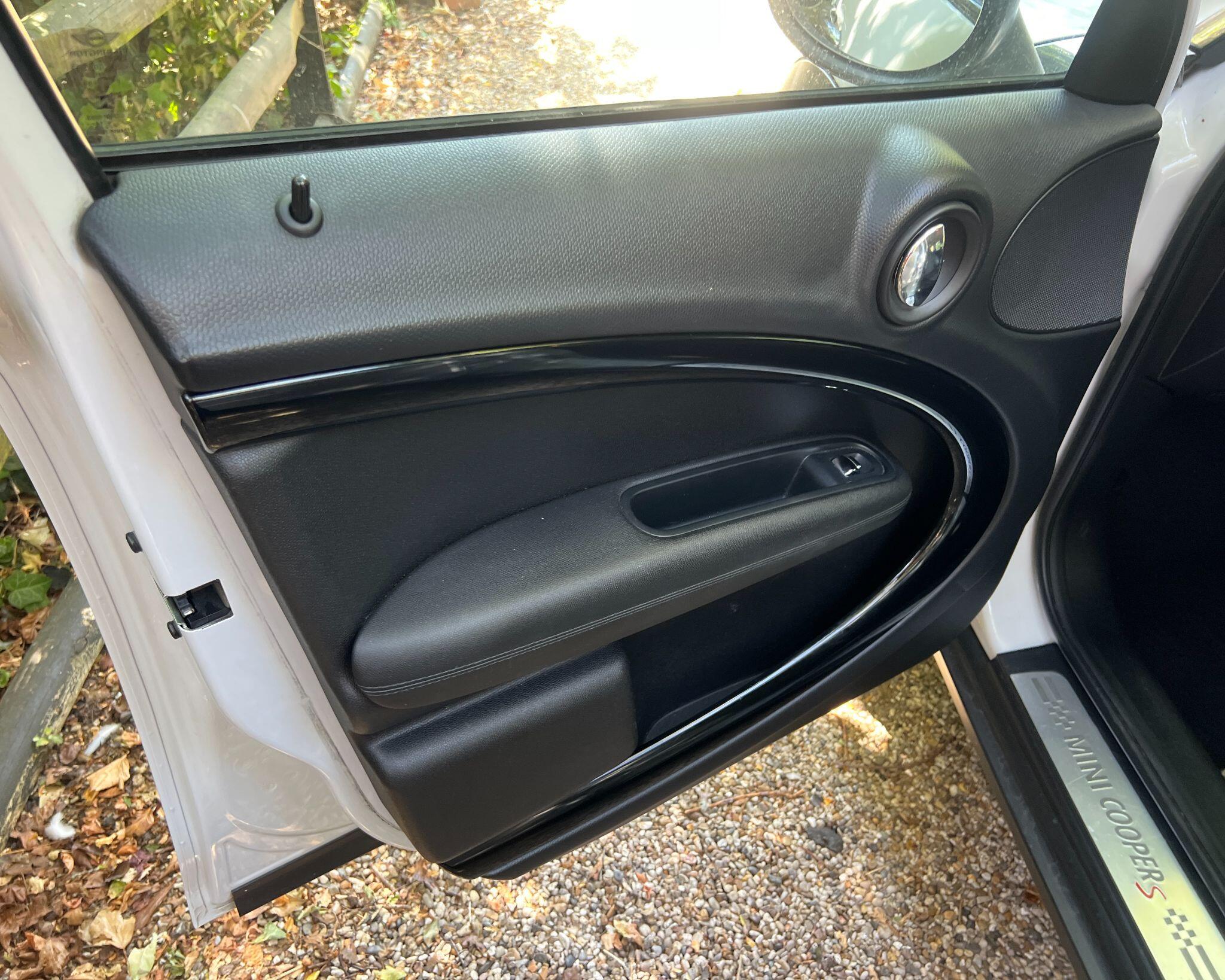 Mini Countryman view 12