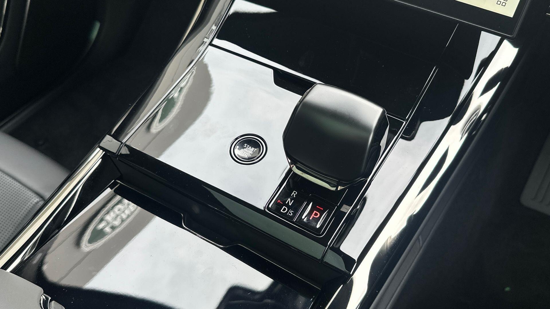 Land Rover Range Rover Sport view 13