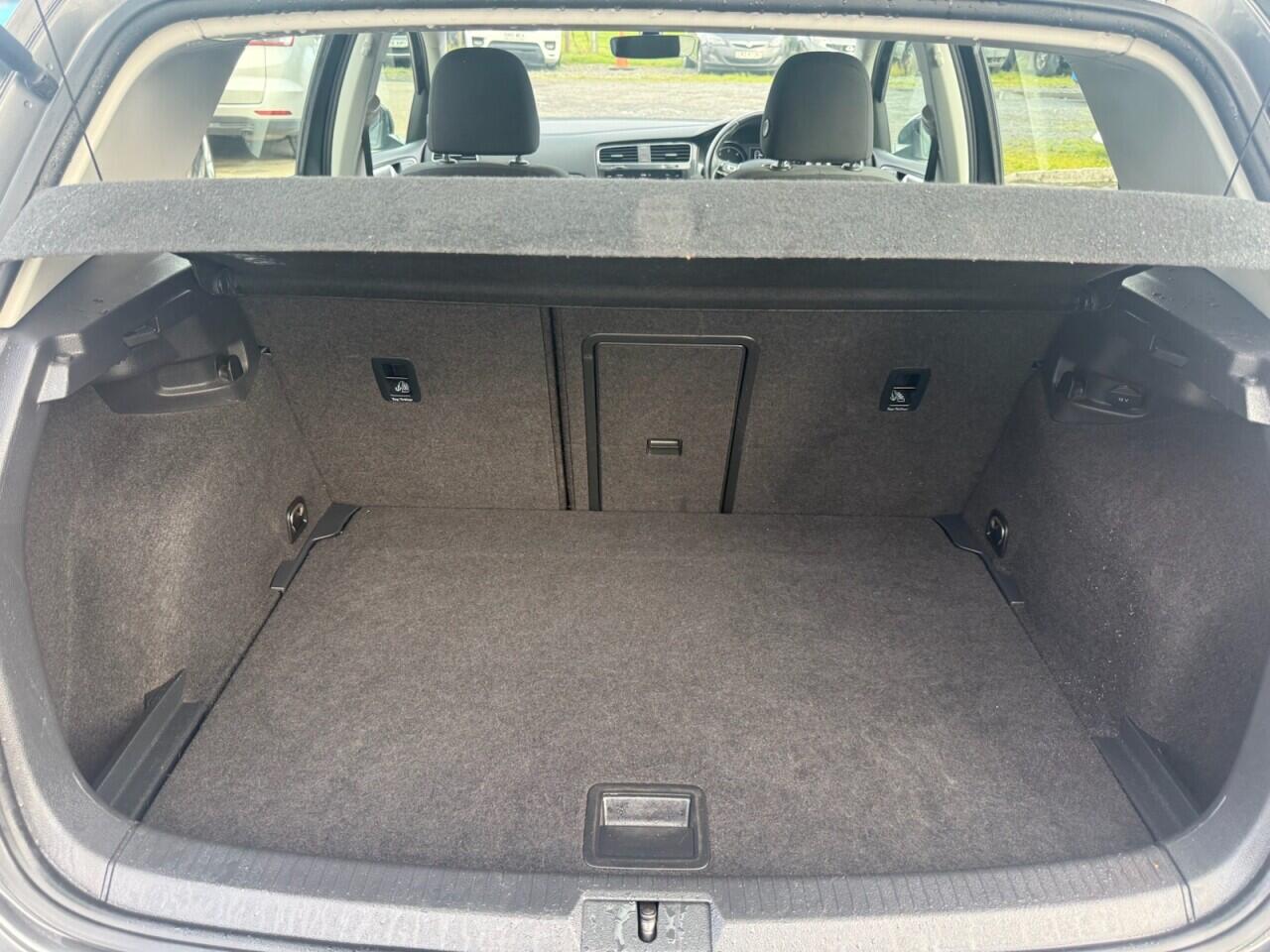 Volkswagen Golf view 16