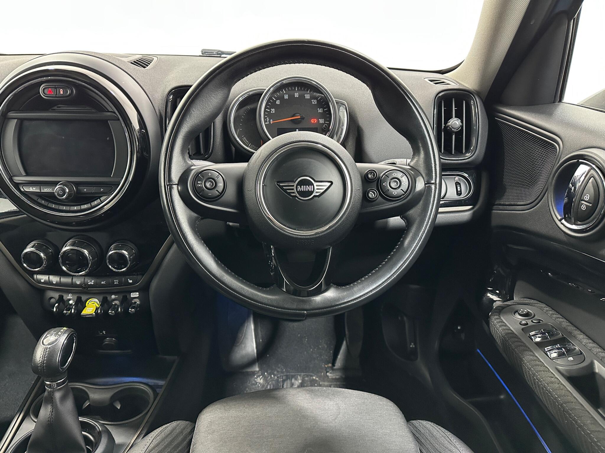 Mini Countryman view 13