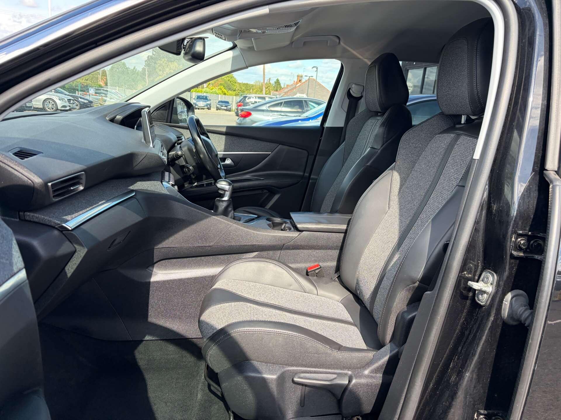 Peugeot 3008 view 15